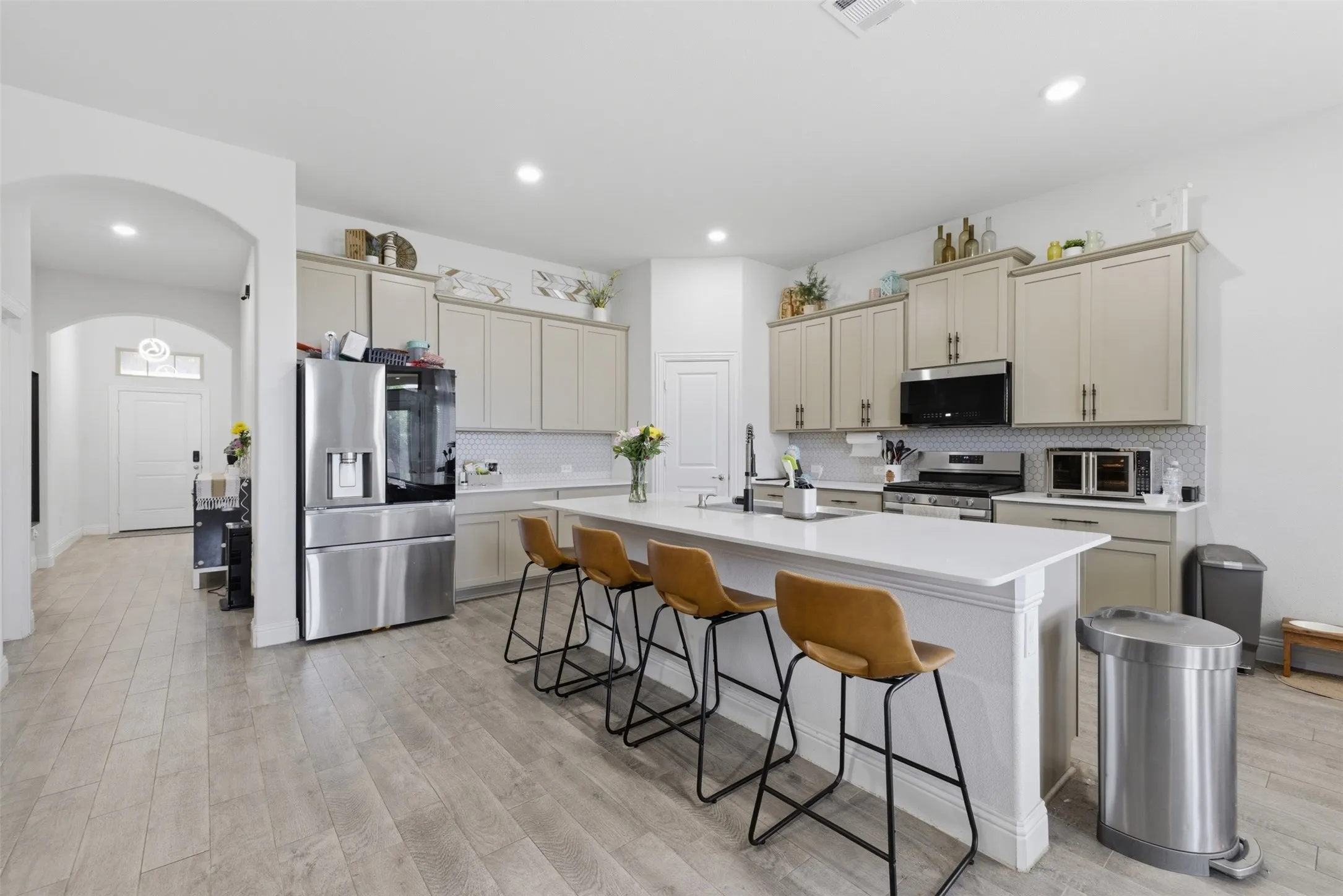 Single Family Residence For Sale in Denton County , 10916 Glover Lane, Aubrey, Texas 76227, 4 Bedroom, 3 Bathroom, 3 Garage spaces, 2,510 Sqft, built in 2021, mls#21273844, Real Estate Agent in Aubrey, Homes For Sale in Denton county, Homes For Sale in Aubrey, Realtor in Aubrey Texas, Real Estate Brokerage Independent Realty Texas, Luminita Cordes Realtor