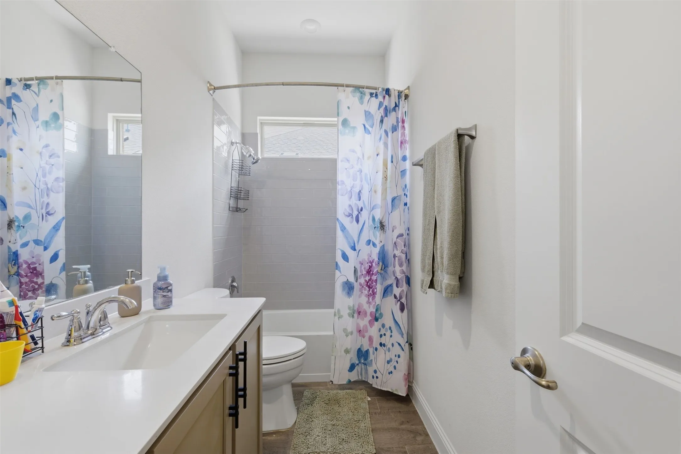 Single Family Residence For Sale in Denton County , 10916 Glover Lane, Aubrey, Texas 76227, 4 Bedroom, 3 Bathroom, 3 Garage spaces, 2,510 Sqft, built in 2021, mls#21273844, Real Estate Agent in Aubrey, Homes For Sale in Denton county, Homes For Sale in Aubrey, Realtor in Aubrey Texas, Real Estate Brokerage Independent Realty Texas, Luminita Cordes Realtor