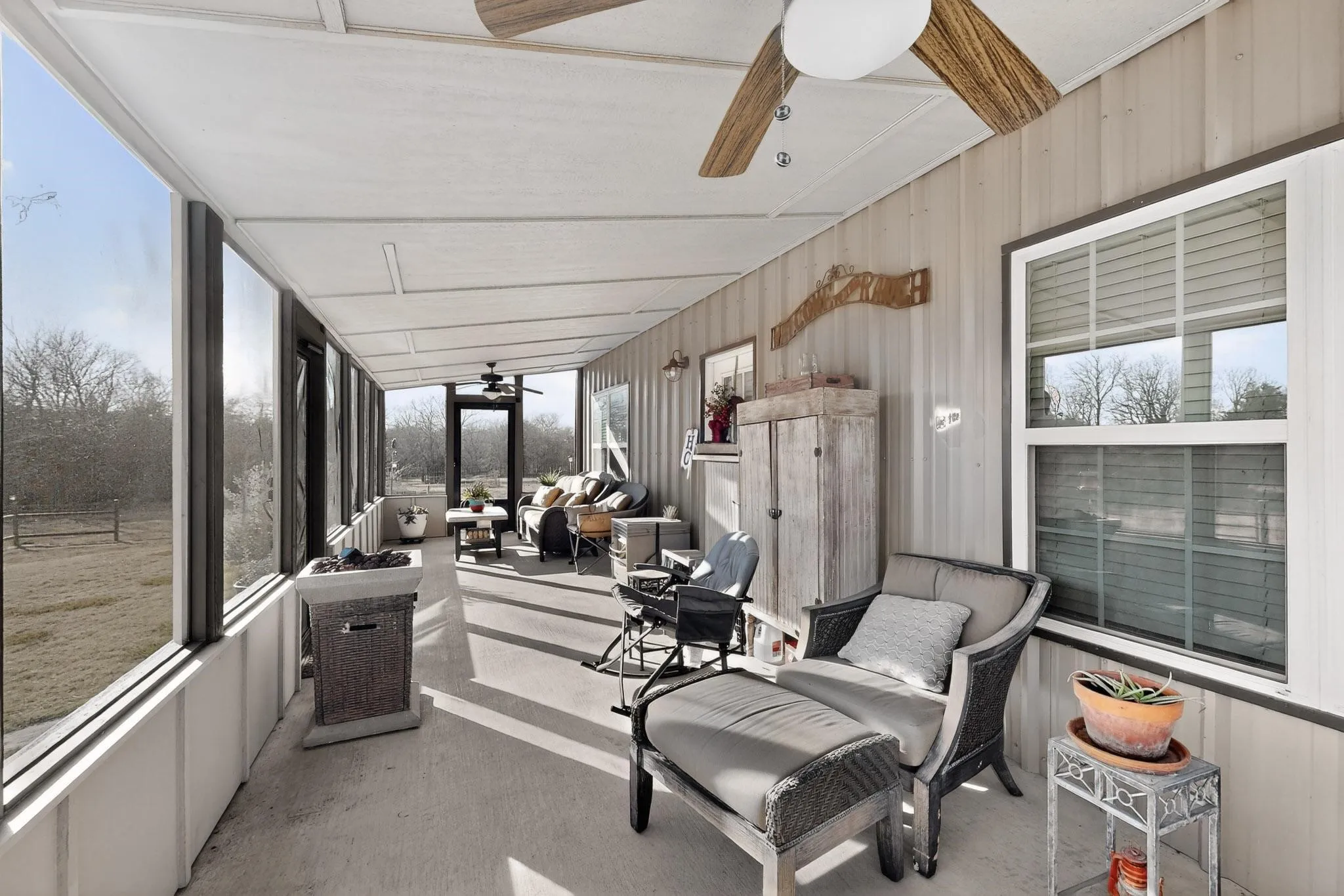 Single Family Residence For Sale in Fannin County , 2800 County Road 2905, Dodd City, Texas 75438, 4 Bedroom, 4 Bathroom, 1 Garage spaces, 2,605 Sqft, built in 2013, mls#21274179, Real Estate Agent in Dodd City, Homes For Sale in Fannin county, Homes For Sale in Dodd City, Realtor in Dodd City Texas, Real Estate Brokerage Independent Realty Texas, Luminita Cordes Realtor