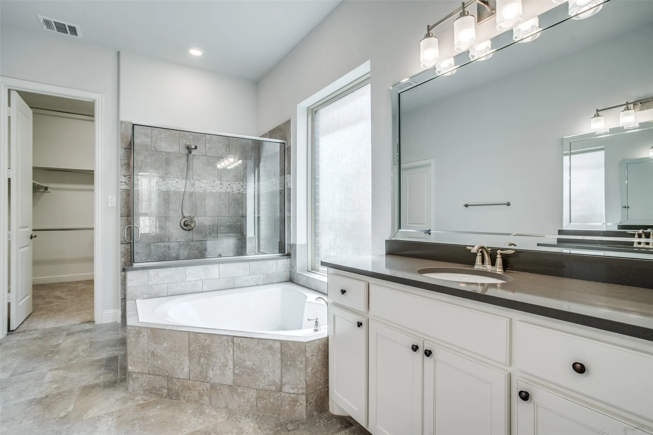 Single Family Residence For Sale in Dallas County , 7915 Pimlico Drive, Irving, Texas 75063, 4 Bedroom, 3 Bathroom, 2 Garage spaces, 2,908 Sqft, built in 2017, mls#21274635, Real Estate Agent in Irving, Homes For Sale in Dallas county, Homes For Sale in Irving, Realtor in Irving Texas, Real Estate Brokerage Independent Realty Texas, Luminita Cordes Realtor