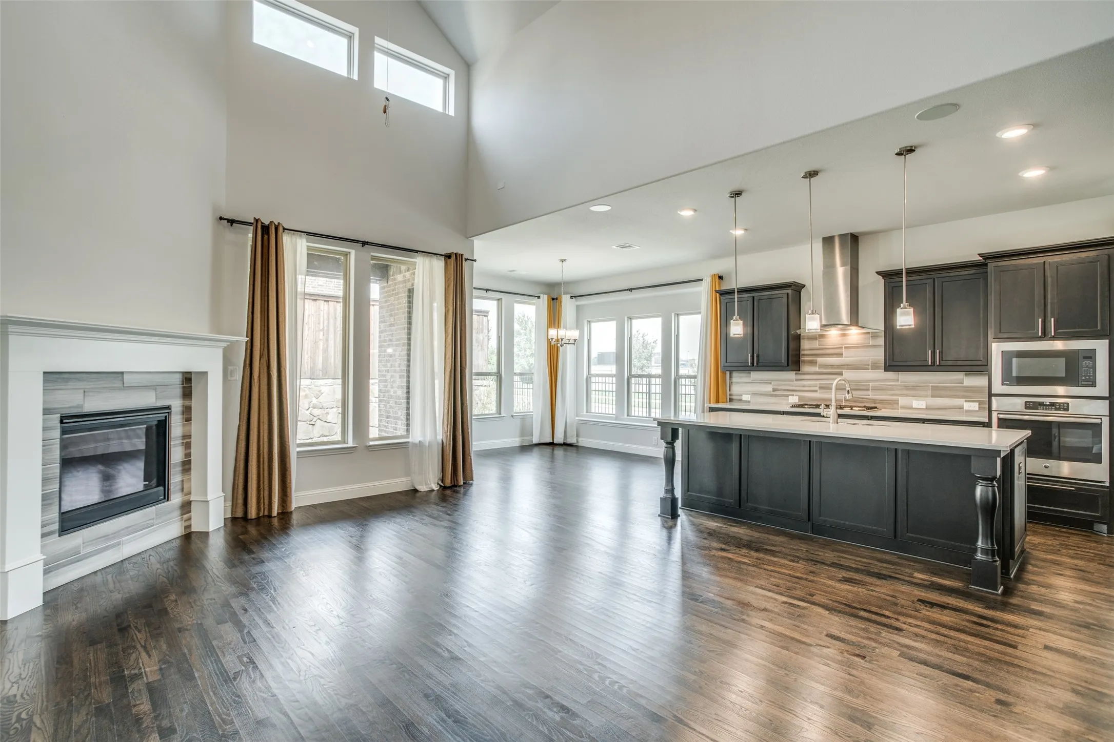 Single Family Residence For Sale in Dallas County , 7915 Pimlico Drive, Irving, Texas 75063, 4 Bedroom, 3 Bathroom, 2 Garage spaces, 2,908 Sqft, built in 2017, mls#21274635, Real Estate Agent in Irving, Homes For Sale in Dallas county, Homes For Sale in Irving, Realtor in Irving Texas, Real Estate Brokerage Independent Realty Texas, Luminita Cordes Realtor