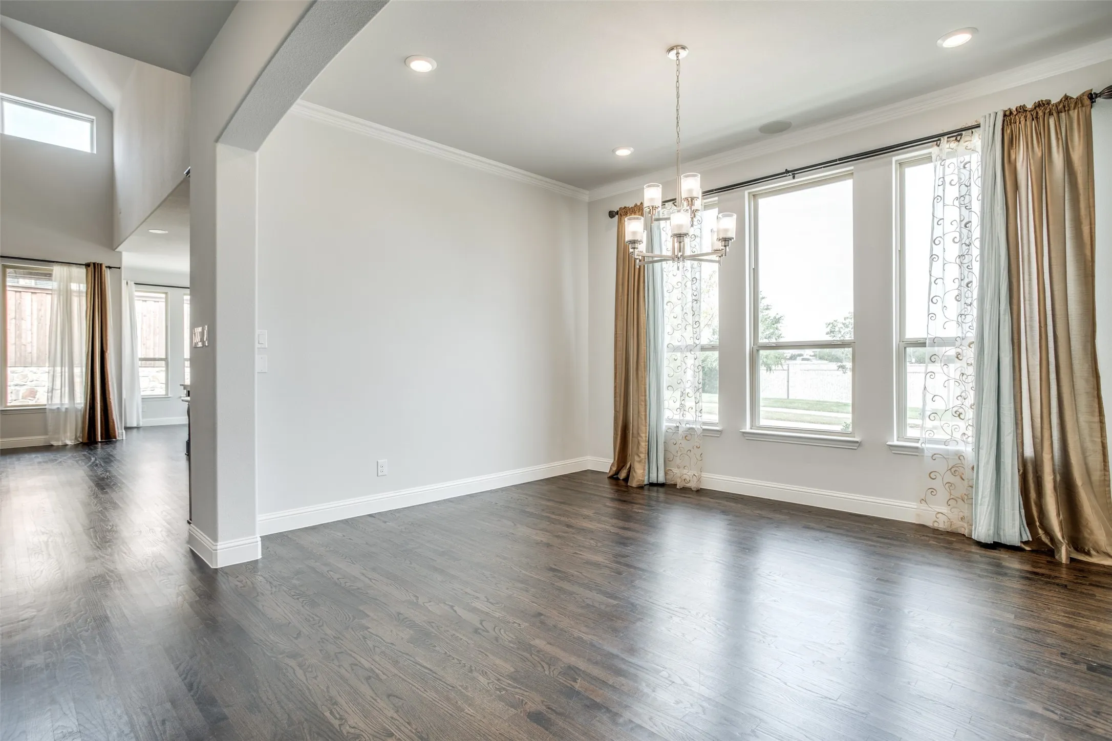 Single Family Residence For Sale in Dallas County , 7915 Pimlico Drive, Irving, Texas 75063, 4 Bedroom, 3 Bathroom, 2 Garage spaces, 2,908 Sqft, built in 2017, mls#21274635, Real Estate Agent in Irving, Homes For Sale in Dallas county, Homes For Sale in Irving, Realtor in Irving Texas, Real Estate Brokerage Independent Realty Texas, Luminita Cordes Realtor