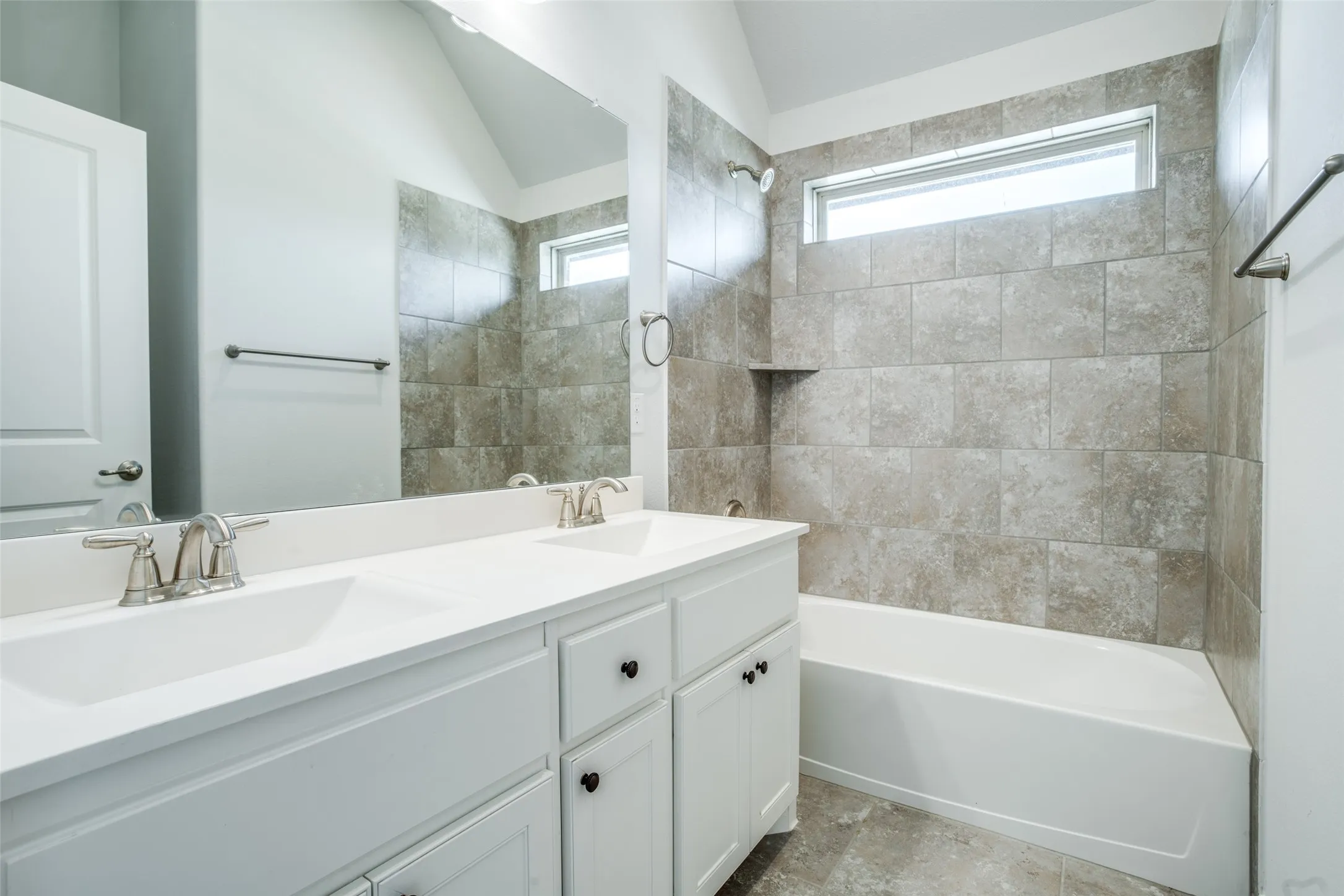 Single Family Residence For Sale in Dallas County , 7915 Pimlico Drive, Irving, Texas 75063, 4 Bedroom, 3 Bathroom, 2 Garage spaces, 2,908 Sqft, built in 2017, mls#21274635, Real Estate Agent in Irving, Homes For Sale in Dallas county, Homes For Sale in Irving, Realtor in Irving Texas, Real Estate Brokerage Independent Realty Texas, Luminita Cordes Realtor