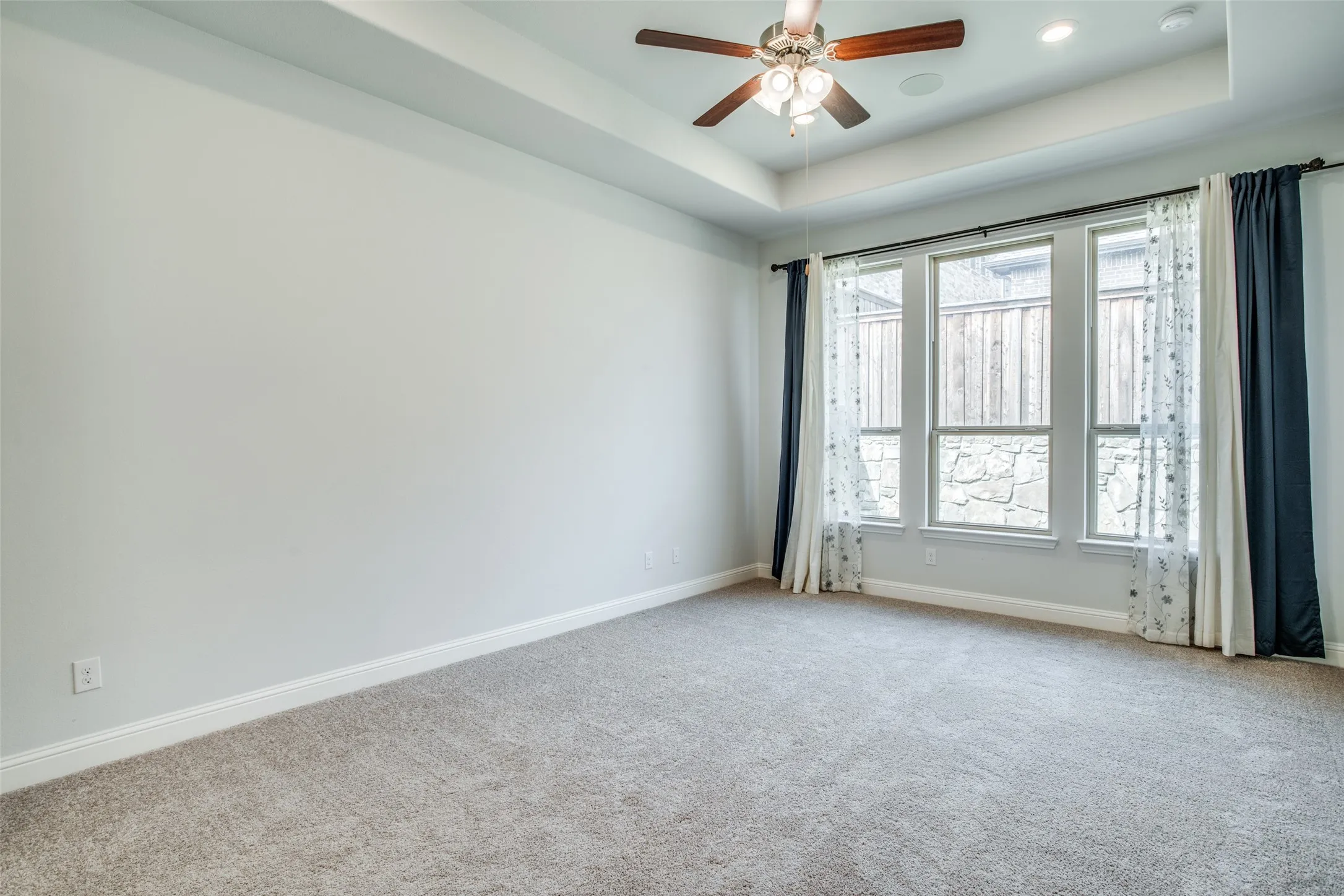 Single Family Residence For Sale in Dallas County , 7915 Pimlico Drive, Irving, Texas 75063, 4 Bedroom, 3 Bathroom, 2 Garage spaces, 2,908 Sqft, built in 2017, mls#21274635, Real Estate Agent in Irving, Homes For Sale in Dallas county, Homes For Sale in Irving, Realtor in Irving Texas, Real Estate Brokerage Independent Realty Texas, Luminita Cordes Realtor