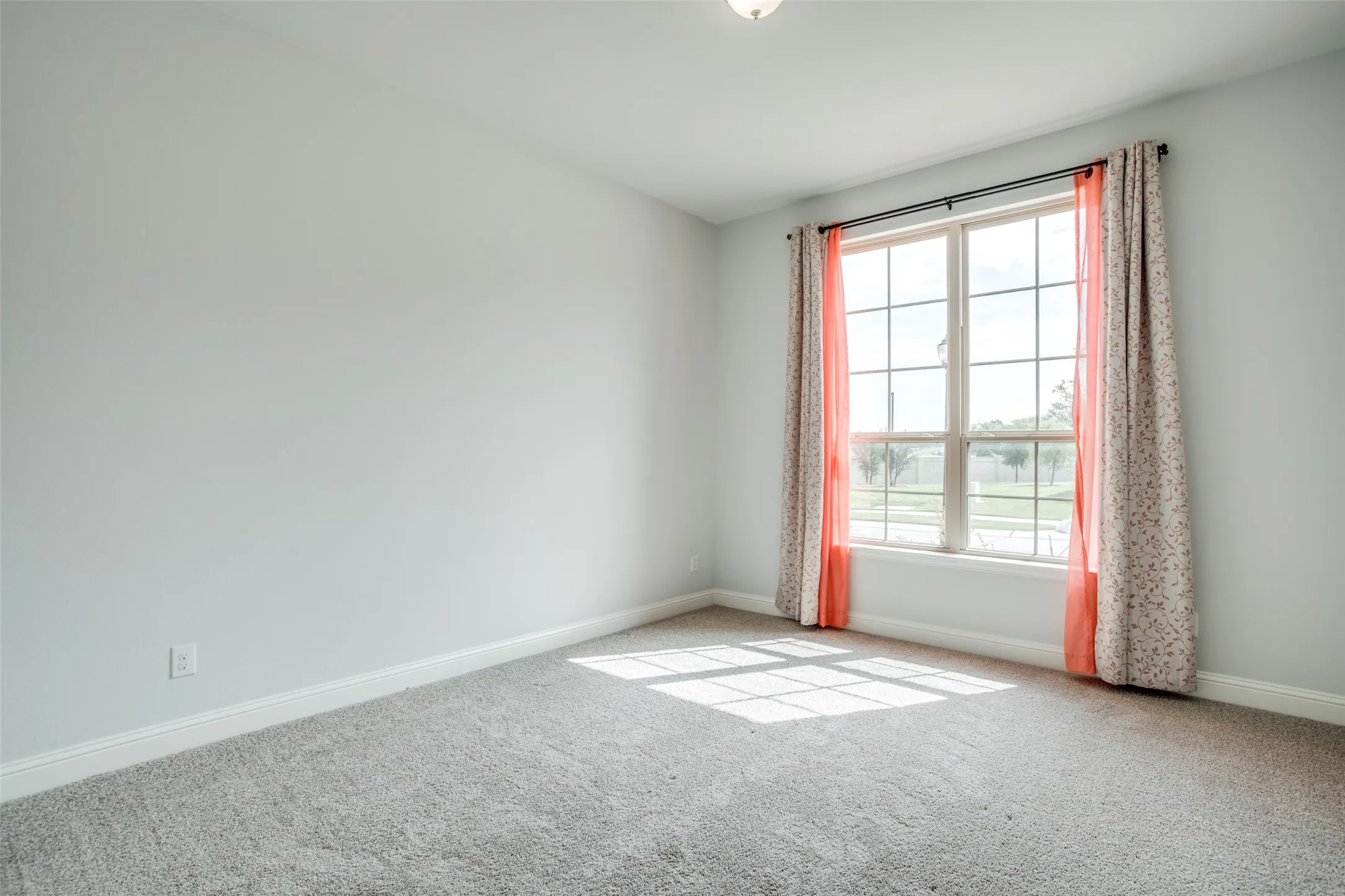 Single Family Residence For Sale in Dallas County , 7915 Pimlico Drive, Irving, Texas 75063, 4 Bedroom, 3 Bathroom, 2 Garage spaces, 2,908 Sqft, built in 2017, mls#21274635, Real Estate Agent in Irving, Homes For Sale in Dallas county, Homes For Sale in Irving, Realtor in Irving Texas, Real Estate Brokerage Independent Realty Texas, Luminita Cordes Realtor