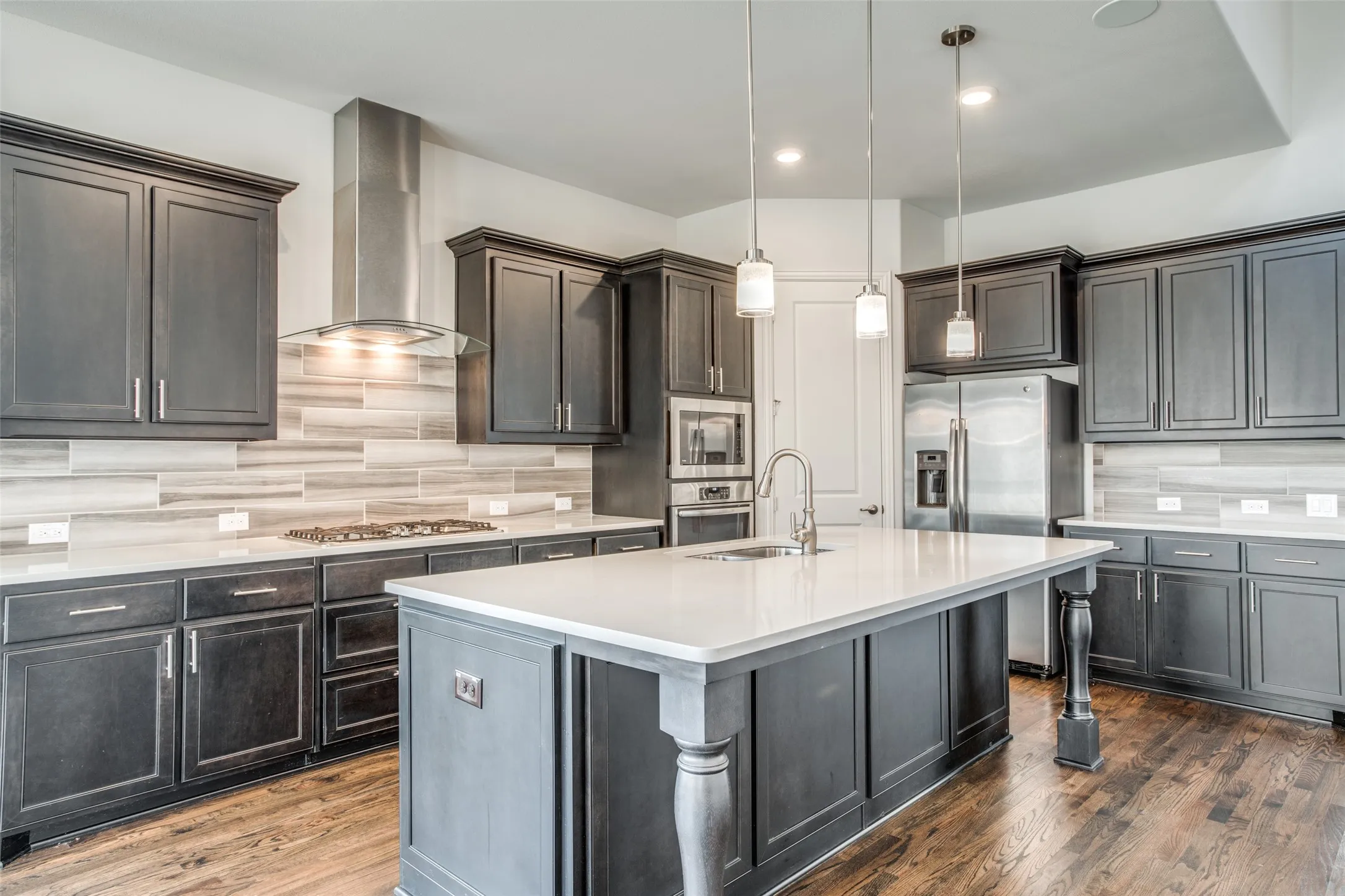 Single Family Residence For Sale in Dallas County , 7915 Pimlico Drive, Irving, Texas 75063, 4 Bedroom, 3 Bathroom, 2 Garage spaces, 2,908 Sqft, built in 2017, mls#21274635, Real Estate Agent in Irving, Homes For Sale in Dallas county, Homes For Sale in Irving, Realtor in Irving Texas, Real Estate Brokerage Independent Realty Texas, Luminita Cordes Realtor