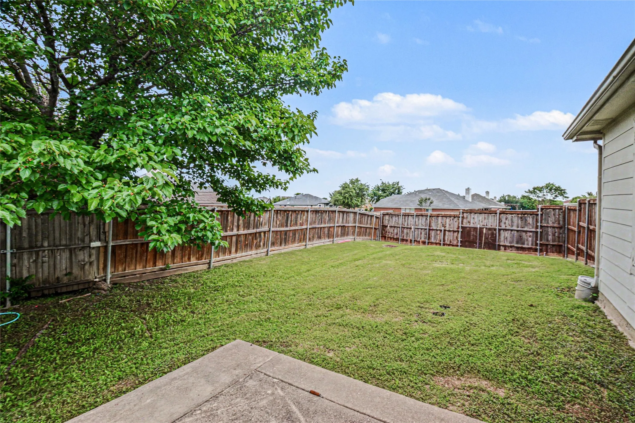 Single Family Residence For Sale in Kaufman County , 1005 Windsor Lane, Forney, Texas 75126, 4 Bedroom, 2 Bathroom, 2 Garage spaces, 1,689 Sqft, built in 2004, mls#21271173, Real Estate Agent in Forney, Homes For Sale in Kaufman county, Homes For Sale in Forney, Realtor in Forney Texas, Real Estate Brokerage Independent Realty Texas, Luminita Cordes Realtor