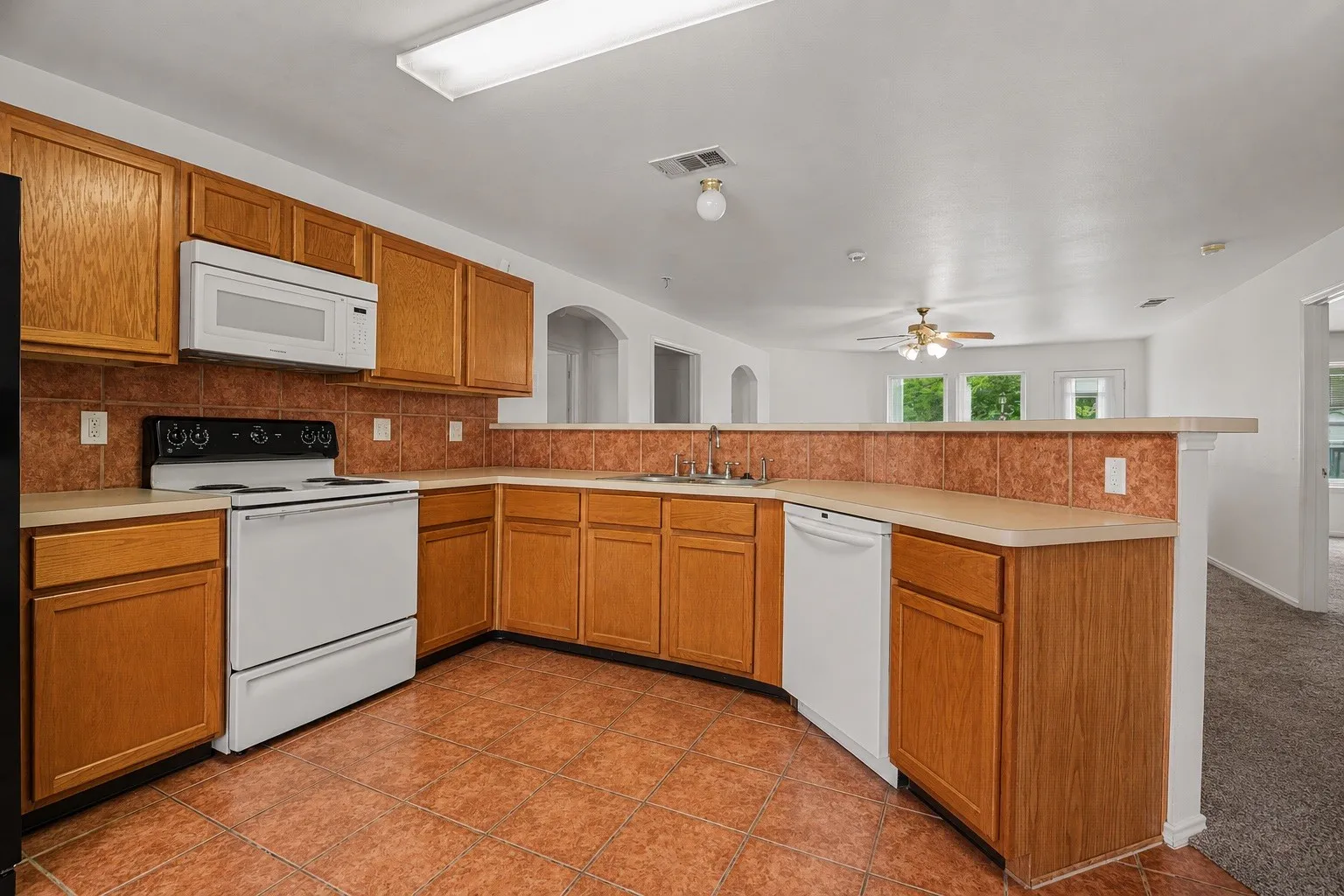 Single Family Residence For Sale in Kaufman County , 1005 Windsor Lane, Forney, Texas 75126, 4 Bedroom, 2 Bathroom, 2 Garage spaces, 1,689 Sqft, built in 2004, mls#21271173, Real Estate Agent in Forney, Homes For Sale in Kaufman county, Homes For Sale in Forney, Realtor in Forney Texas, Real Estate Brokerage Independent Realty Texas, Luminita Cordes Realtor