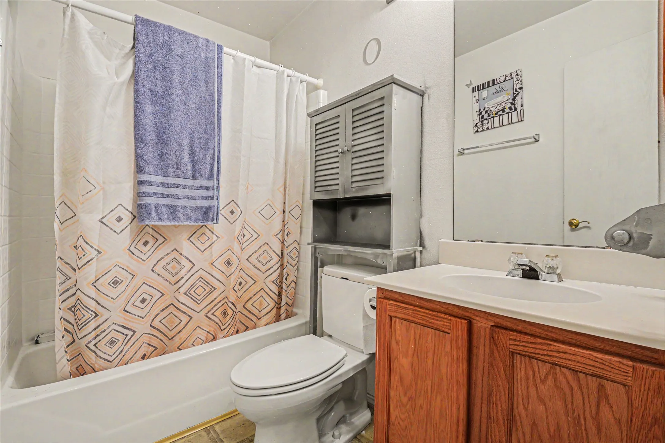 Single Family Residence For Sale in Kaufman County , 1005 Windsor Lane, Forney, Texas 75126, 4 Bedroom, 2 Bathroom, 2 Garage spaces, 1,689 Sqft, built in 2004, mls#21271173, Real Estate Agent in Forney, Homes For Sale in Kaufman county, Homes For Sale in Forney, Realtor in Forney Texas, Real Estate Brokerage Independent Realty Texas, Luminita Cordes Realtor
