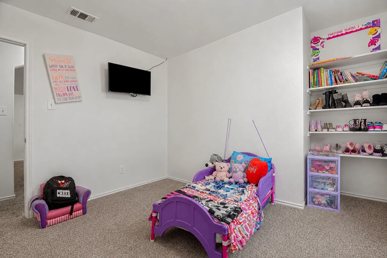 Single Family Residence For Sale in Kaufman County , 1005 Windsor Lane, Forney, Texas 75126, 4 Bedroom, 2 Bathroom, 2 Garage spaces, 1,689 Sqft, built in 2004, mls#21271173, Real Estate Agent in Forney, Homes For Sale in Kaufman county, Homes For Sale in Forney, Realtor in Forney Texas, Real Estate Brokerage Independent Realty Texas, Luminita Cordes Realtor