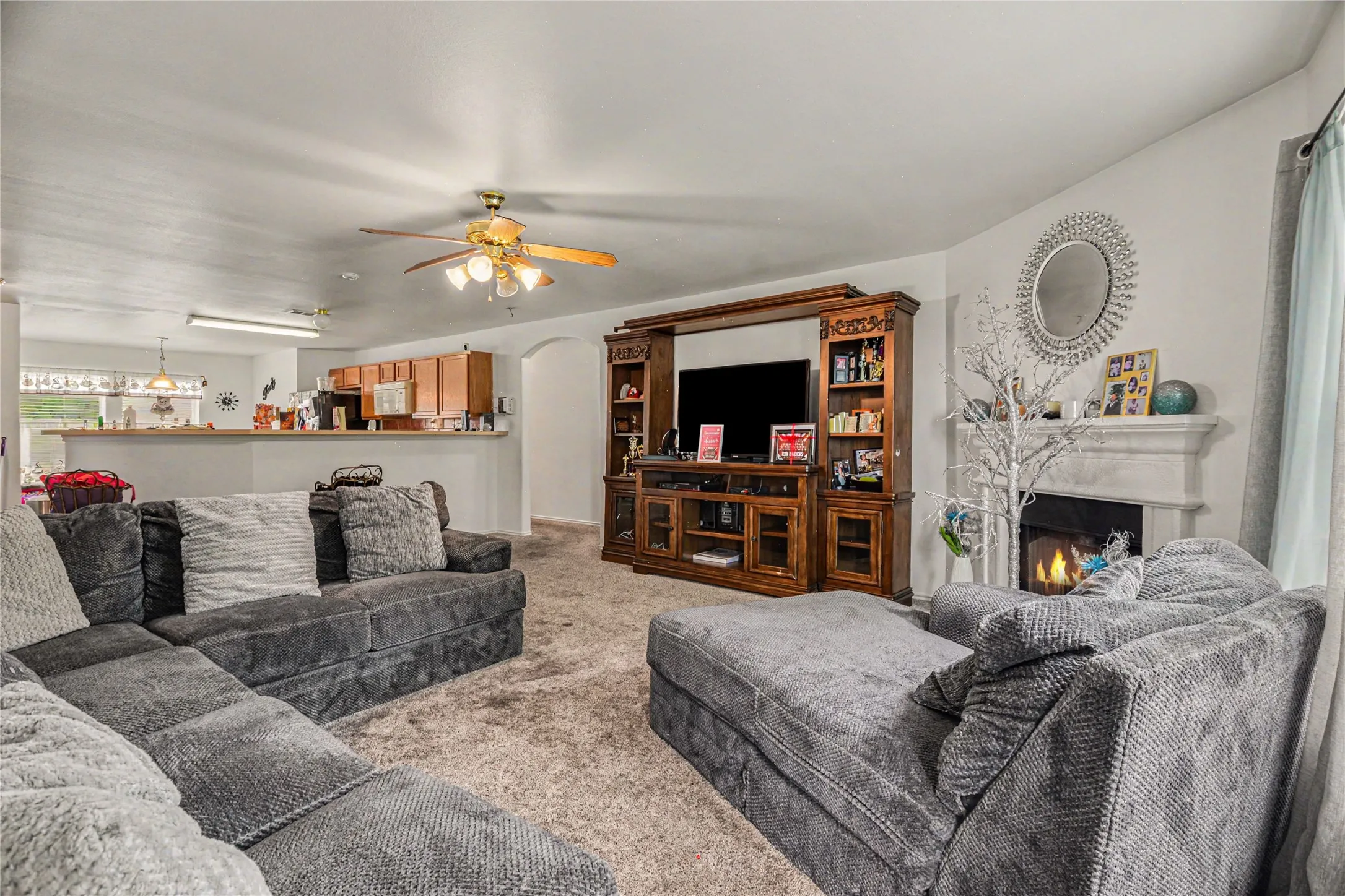 Single Family Residence For Sale in Kaufman County , 1005 Windsor Lane, Forney, Texas 75126, 4 Bedroom, 2 Bathroom, 2 Garage spaces, 1,689 Sqft, built in 2004, mls#21271173, Real Estate Agent in Forney, Homes For Sale in Kaufman county, Homes For Sale in Forney, Realtor in Forney Texas, Real Estate Brokerage Independent Realty Texas, Luminita Cordes Realtor