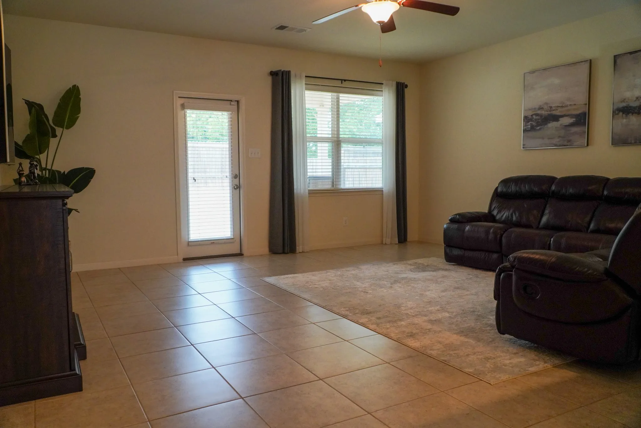 Single Family Residence For Sale in Tarrant County , 13624 Helix Bridge Way, Crowley, Texas 76036, 3 Bedrooms, 2 Bathrooms, Garage spaces, 1,939 Sqft, built in 2017, Price $300,000, mls#21274665, Real Estate Agent in Crowley, Homes For Sale in Tarrant county, Homes For Sale in Crowley, Realtor in Crowley Texas, Real Estate Brokerage Independent Realty Texas, Luminita Cordes Realtor