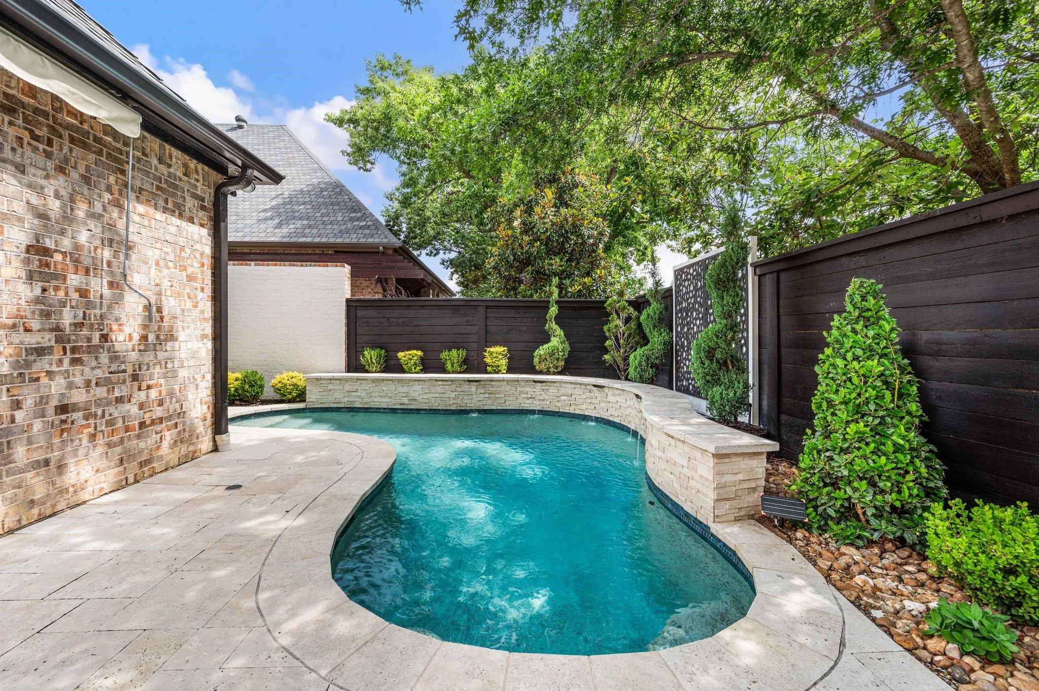 Single Family Residence For Sale in Tarrant County , 631 Chandon Court, Southlake, Texas 76092, 3 Bedroom, 3 Bathroom, 2 Garage spaces, 2,225 Sqft, built in 1996, mls#21274621, Real Estate Agent in Southlake, Homes For Sale in Tarrant county, Homes For Sale in Southlake, Realtor in Southlake Texas, Real Estate Brokerage Independent Realty Texas, Luminita Cordes Realtor