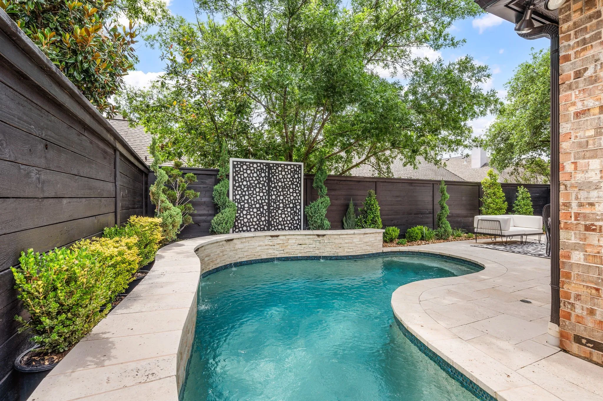 Single Family Residence For Sale in Tarrant County , 631 Chandon Court, Southlake, Texas 76092, 3 Bedroom, 3 Bathroom, 2 Garage spaces, 2,225 Sqft, built in 1996, mls#21274621, Real Estate Agent in Southlake, Homes For Sale in Tarrant county, Homes For Sale in Southlake, Realtor in Southlake Texas, Real Estate Brokerage Independent Realty Texas, Luminita Cordes Realtor