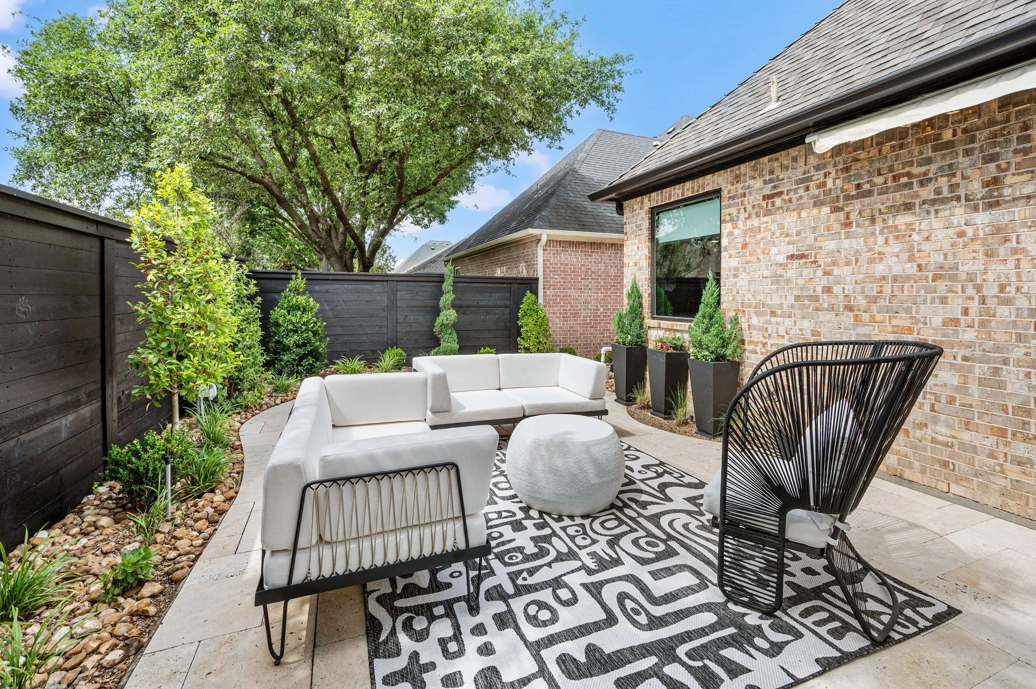 Single Family Residence For Sale in Tarrant County , 631 Chandon Court, Southlake, Texas 76092, 3 Bedroom, 3 Bathroom, 2 Garage spaces, 2,225 Sqft, built in 1996, mls#21274621, Real Estate Agent in Southlake, Homes For Sale in Tarrant county, Homes For Sale in Southlake, Realtor in Southlake Texas, Real Estate Brokerage Independent Realty Texas, Luminita Cordes Realtor