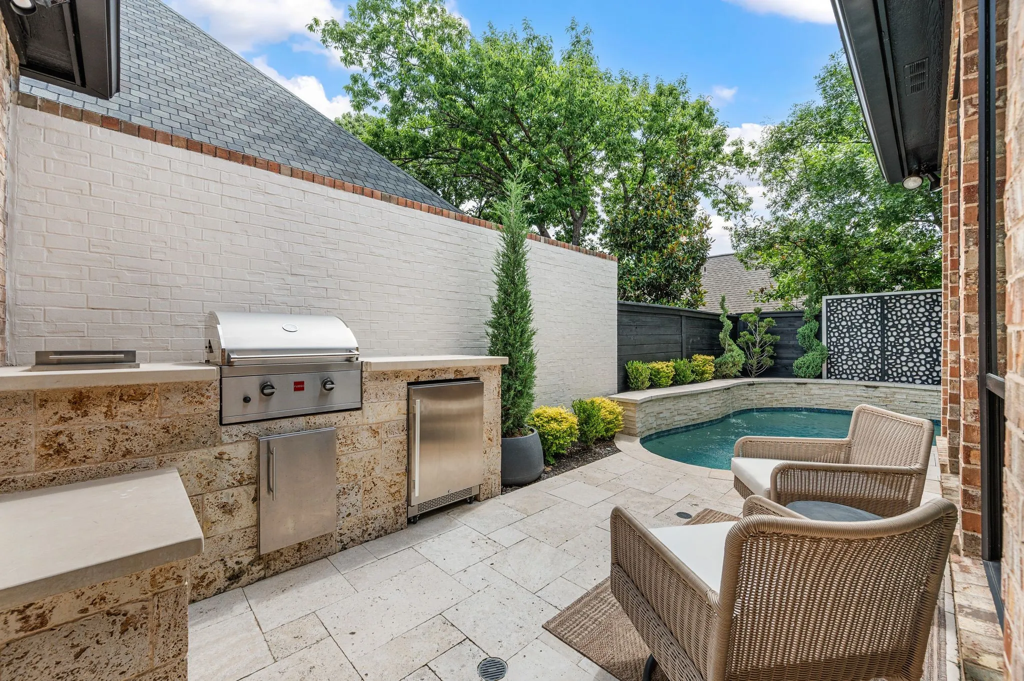 Single Family Residence For Sale in Tarrant County , 631 Chandon Court, Southlake, Texas 76092, 3 Bedroom, 3 Bathroom, 2 Garage spaces, 2,225 Sqft, built in 1996, mls#21274621, Real Estate Agent in Southlake, Homes For Sale in Tarrant county, Homes For Sale in Southlake, Realtor in Southlake Texas, Real Estate Brokerage Independent Realty Texas, Luminita Cordes Realtor