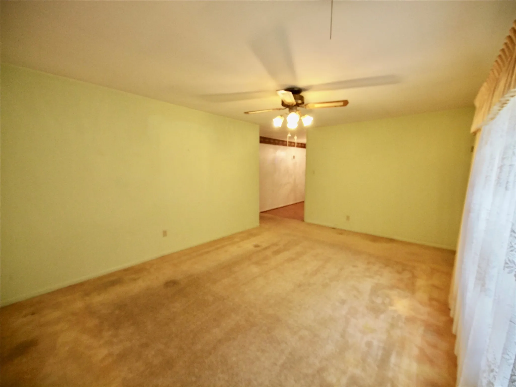 Single Family Residence For Sale in Young County , 804 Kentucky Street, Graham, Texas 76450, 3 Bedroom, 1 Bathroom, Garage spaces, 1,440 Sqft, built in 1960, mls#21274685, Real Estate Agent in Graham, Homes For Sale in Young county, Homes For Sale in Graham, Realtor in Graham Texas, Real Estate Brokerage Independent Realty Texas, Luminita Cordes Realtor