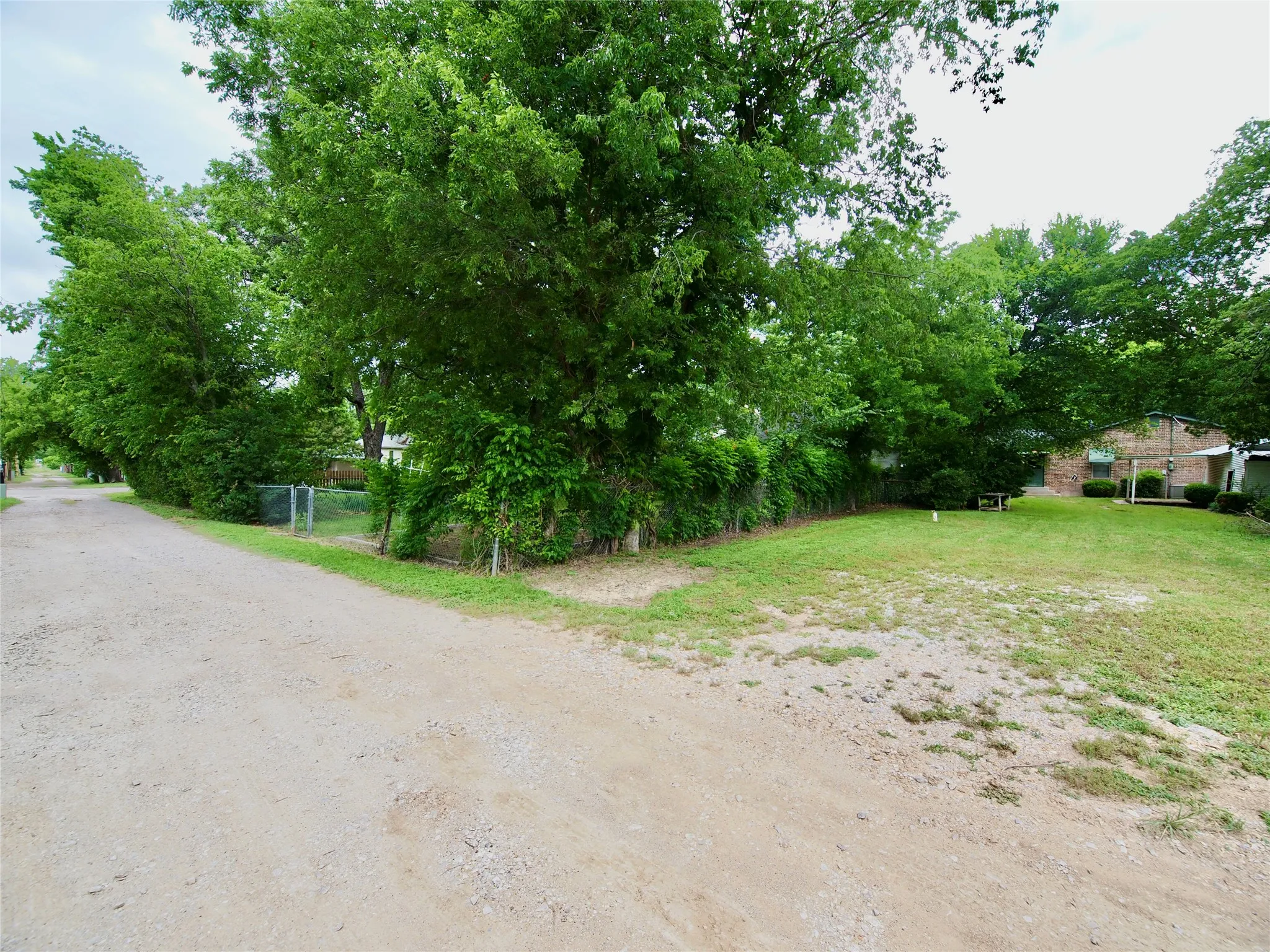 Single Family Residence For Sale in Young County , 804 Kentucky Street, Graham, Texas 76450, 3 Bedroom, 1 Bathroom, Garage spaces, 1,440 Sqft, built in 1960, mls#21274685, Real Estate Agent in Graham, Homes For Sale in Young county, Homes For Sale in Graham, Realtor in Graham Texas, Real Estate Brokerage Independent Realty Texas, Luminita Cordes Realtor