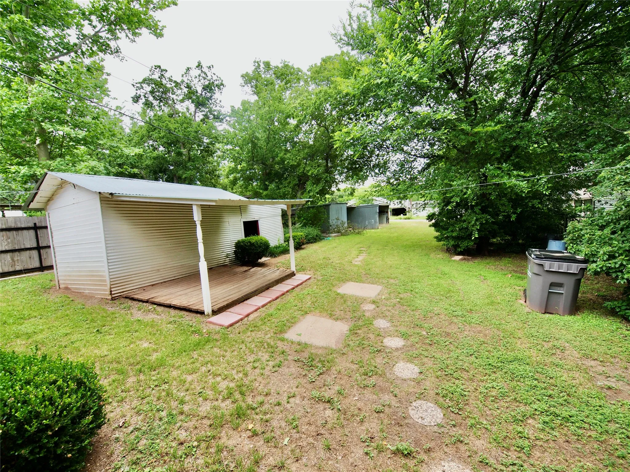 Single Family Residence For Sale in Young County , 804 Kentucky Street, Graham, Texas 76450, 3 Bedroom, 1 Bathroom, Garage spaces, 1,440 Sqft, built in 1960, mls#21274685, Real Estate Agent in Graham, Homes For Sale in Young county, Homes For Sale in Graham, Realtor in Graham Texas, Real Estate Brokerage Independent Realty Texas, Luminita Cordes Realtor