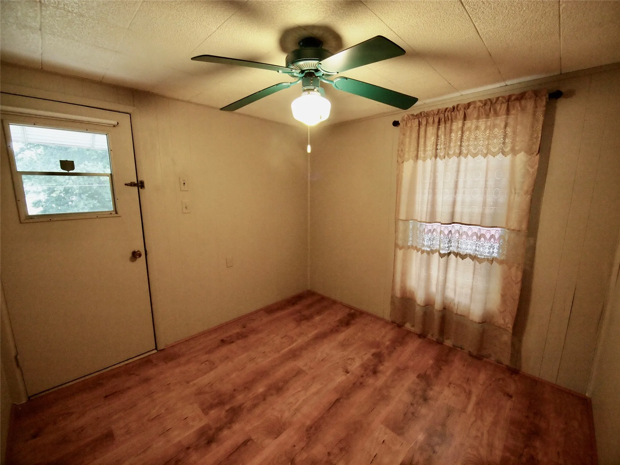 Single Family Residence For Sale in Young County , 804 Kentucky Street, Graham, Texas 76450, 3 Bedroom, 1 Bathroom, Garage spaces, 1,440 Sqft, built in 1960, mls#21274685, Real Estate Agent in Graham, Homes For Sale in Young county, Homes For Sale in Graham, Realtor in Graham Texas, Real Estate Brokerage Independent Realty Texas, Luminita Cordes Realtor