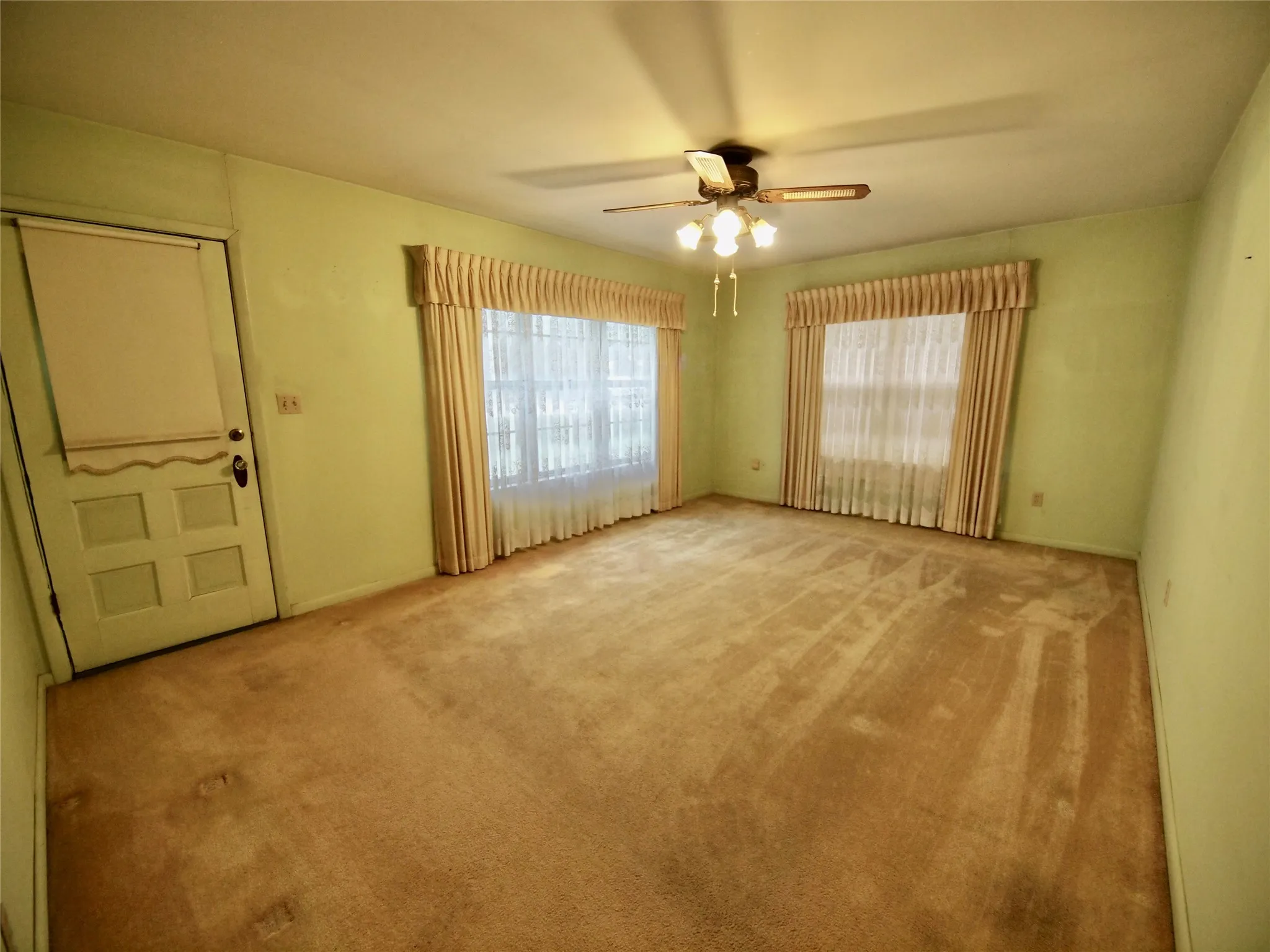 Single Family Residence For Sale in Young County , 804 Kentucky Street, Graham, Texas 76450, 3 Bedroom, 1 Bathroom, Garage spaces, 1,440 Sqft, built in 1960, mls#21274685, Real Estate Agent in Graham, Homes For Sale in Young county, Homes For Sale in Graham, Realtor in Graham Texas, Real Estate Brokerage Independent Realty Texas, Luminita Cordes Realtor