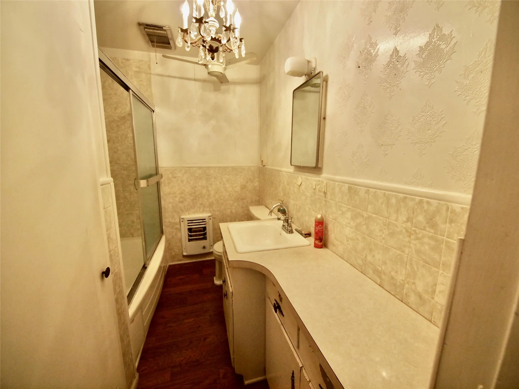 Single Family Residence For Sale in Young County , 804 Kentucky Street, Graham, Texas 76450, 3 Bedroom, 1 Bathroom, Garage spaces, 1,440 Sqft, built in 1960, mls#21274685, Real Estate Agent in Graham, Homes For Sale in Young county, Homes For Sale in Graham, Realtor in Graham Texas, Real Estate Brokerage Independent Realty Texas, Luminita Cordes Realtor