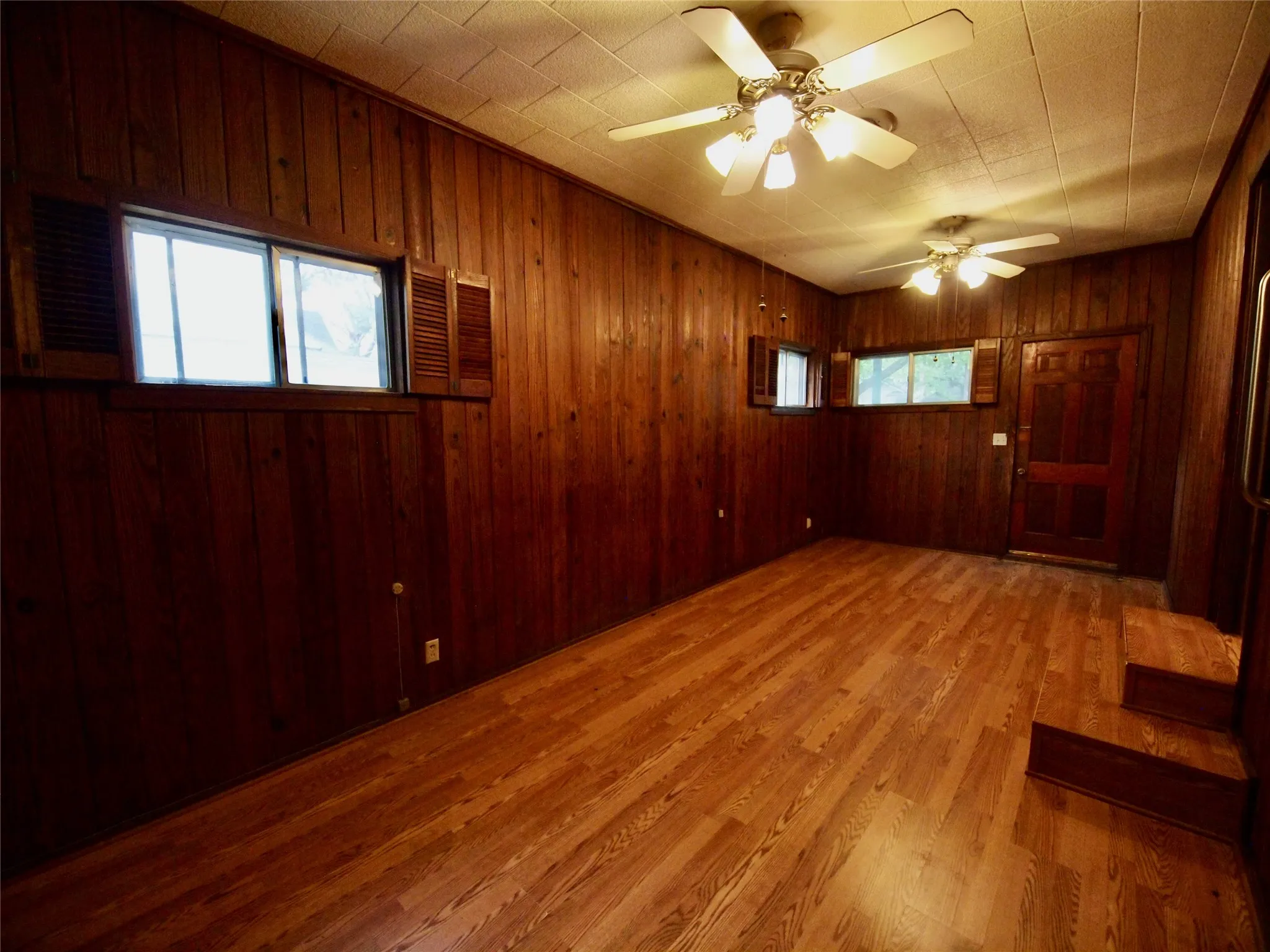 Single Family Residence For Sale in Young County , 804 Kentucky Street, Graham, Texas 76450, 3 Bedroom, 1 Bathroom, Garage spaces, 1,440 Sqft, built in 1960, mls#21274685, Real Estate Agent in Graham, Homes For Sale in Young county, Homes For Sale in Graham, Realtor in Graham Texas, Real Estate Brokerage Independent Realty Texas, Luminita Cordes Realtor