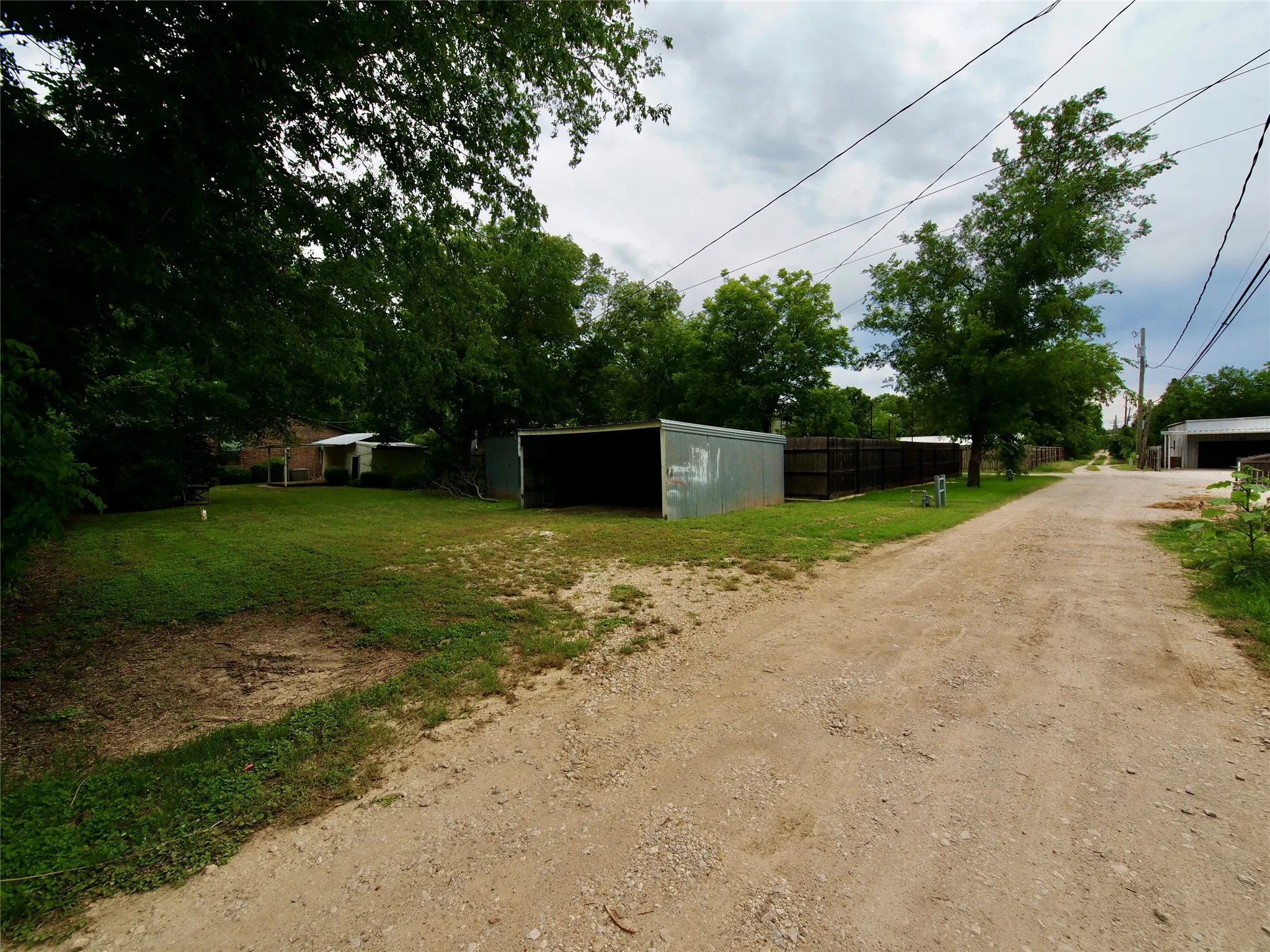Single Family Residence For Sale in Young County , 804 Kentucky Street, Graham, Texas 76450, 3 Bedroom, 1 Bathroom, Garage spaces, 1,440 Sqft, built in 1960, mls#21274685, Real Estate Agent in Graham, Homes For Sale in Young county, Homes For Sale in Graham, Realtor in Graham Texas, Real Estate Brokerage Independent Realty Texas, Luminita Cordes Realtor