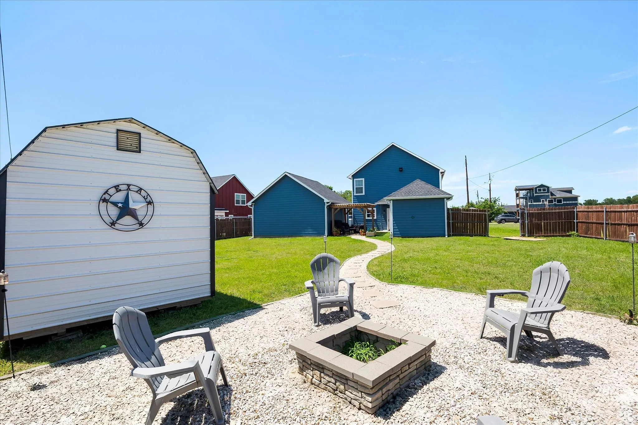 Single Family Residence For Sale in Rains County , 220 Swan Parkway, East Tawakoni, Texas 75472, 4 Bedrooms, 3 Bathrooms, 2 Garage spaces, 2,356 Sqft, built in 2022, Price $349,000, mls#21274688, Real Estate Agent in East Tawakoni, Homes For Sale in Rains county, Homes For Sale in East Tawakoni, Realtor in East Tawakoni Texas, Real Estate Brokerage Independent Realty Texas, Luminita Cordes Realtor