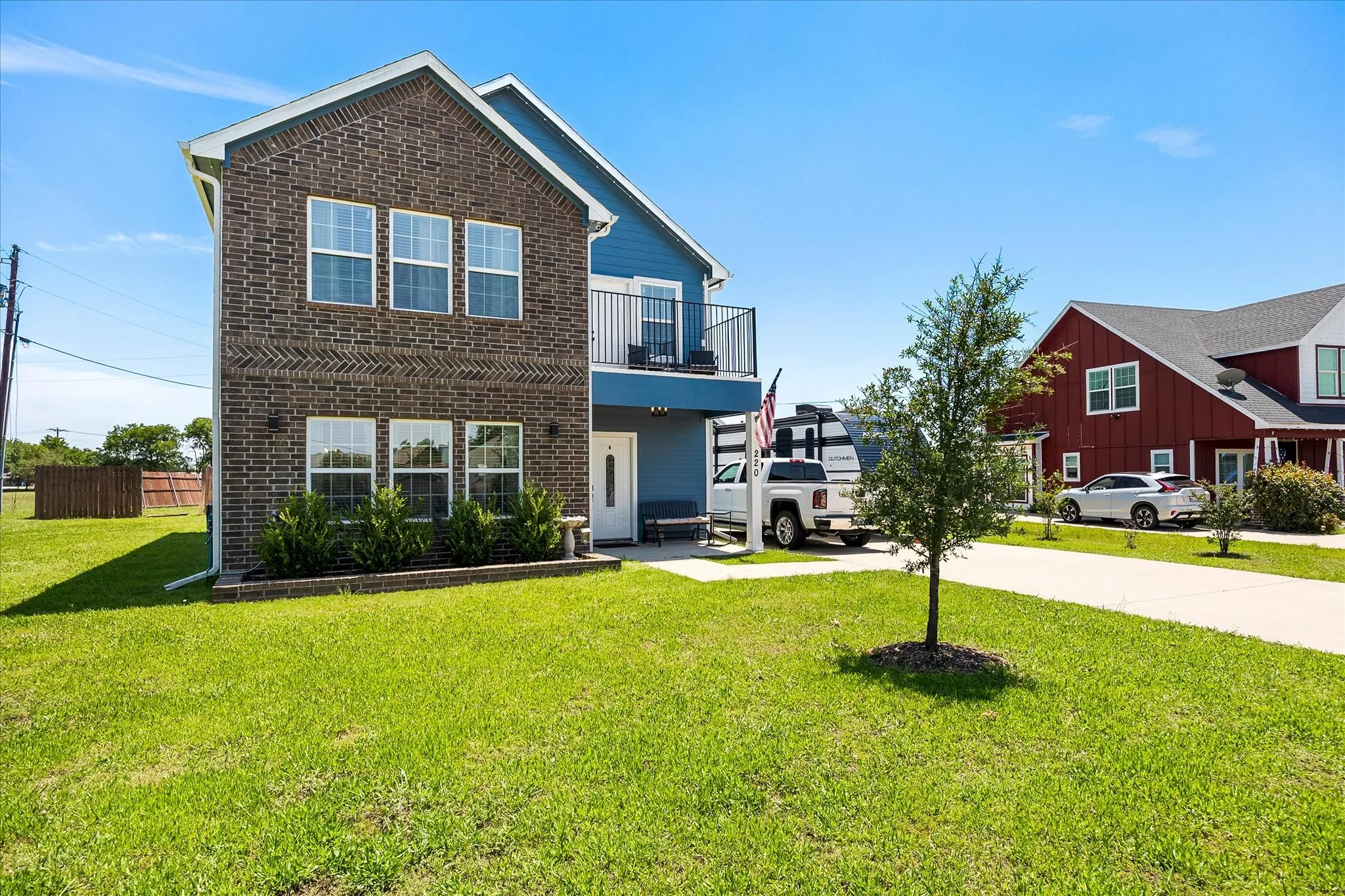 Single Family Residence For Sale in Rains County , 220 Swan Parkway, East Tawakoni, Texas 75472, 4 Bedrooms, 3 Bathrooms, 2 Garage spaces, 2,356 Sqft, built in 2022, Price $349,000, mls#21274688, Real Estate Agent in East Tawakoni, Homes For Sale in Rains county, Homes For Sale in East Tawakoni, Realtor in East Tawakoni Texas, Real Estate Brokerage Independent Realty Texas, Luminita Cordes Realtor