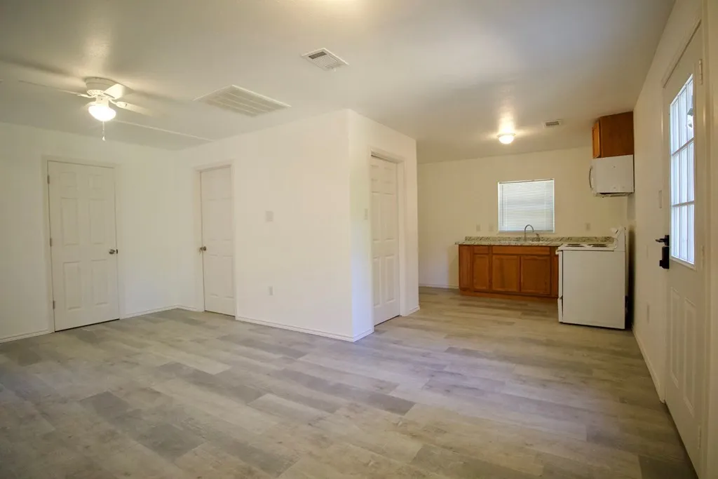 Single Family Residence For Sale in Henderson County , 14192 Campfire Circle, Log Cabin, Texas 75148, 3 Bedrooms, 2 Bathrooms, Garage spaces, 1,200 Sqft, built in 2025, Price $160,000, mls#21274687, Real Estate Agent in Log Cabin, Homes For Sale in Henderson county, Homes For Sale in Log Cabin, Realtor in Log Cabin Texas, Real Estate Brokerage Independent Realty Texas, Luminita Cordes Realtor