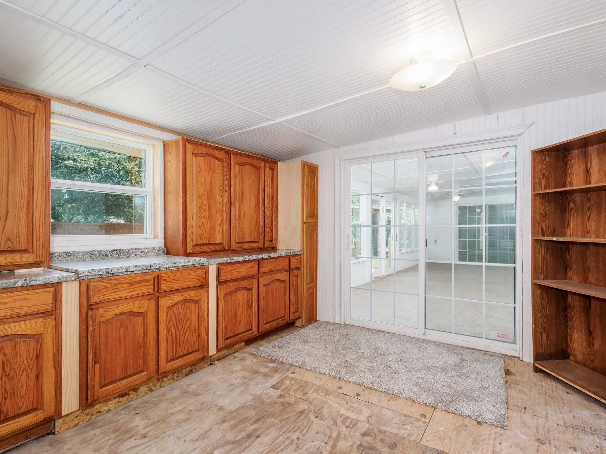 Single Family Residence For Sale in Brown County , 4002 Austin Avenue, Brownwood, Texas 76801, 3 Bedrooms, 2 Bathrooms, 4 Garage spaces, 2,117 Sqft, built in 1973, Price $245,000, mls#21274663, Real Estate Agent in Brownwood, Homes For Sale in Brown county, Homes For Sale in Brownwood, Realtor in Brownwood Texas, Real Estate Brokerage Independent Realty Texas, Luminita Cordes Realtor