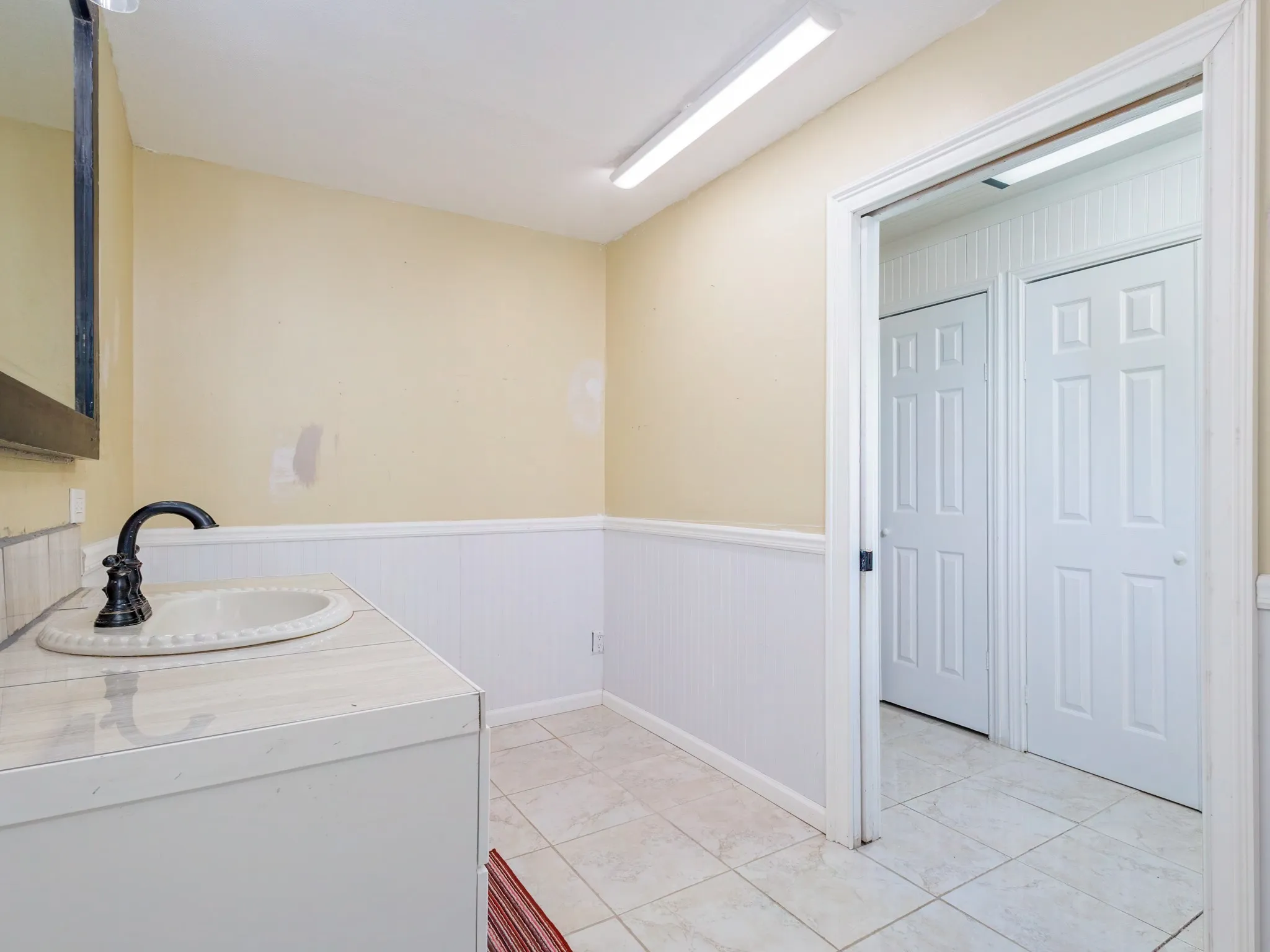 Single Family Residence For Sale in Brown County , 4002 Austin Avenue, Brownwood, Texas 76801, 3 Bedrooms, 2 Bathrooms, 4 Garage spaces, 2,117 Sqft, built in 1973, Price $245,000, mls#21274663, Real Estate Agent in Brownwood, Homes For Sale in Brown county, Homes For Sale in Brownwood, Realtor in Brownwood Texas, Real Estate Brokerage Independent Realty Texas, Luminita Cordes Realtor