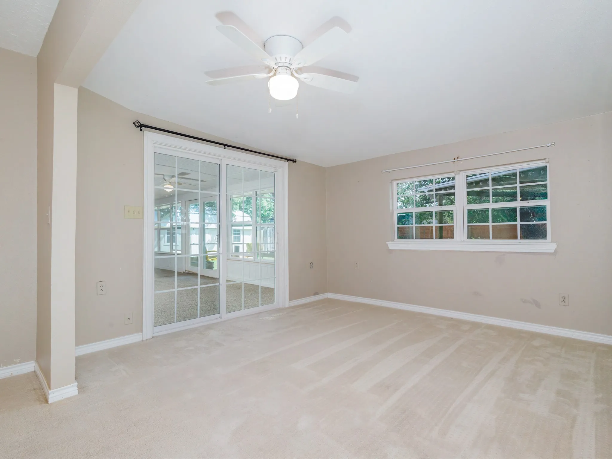 Single Family Residence For Sale in Brown County , 4002 Austin Avenue, Brownwood, Texas 76801, 3 Bedrooms, 2 Bathrooms, 4 Garage spaces, 2,117 Sqft, built in 1973, Price $245,000, mls#21274663, Real Estate Agent in Brownwood, Homes For Sale in Brown county, Homes For Sale in Brownwood, Realtor in Brownwood Texas, Real Estate Brokerage Independent Realty Texas, Luminita Cordes Realtor