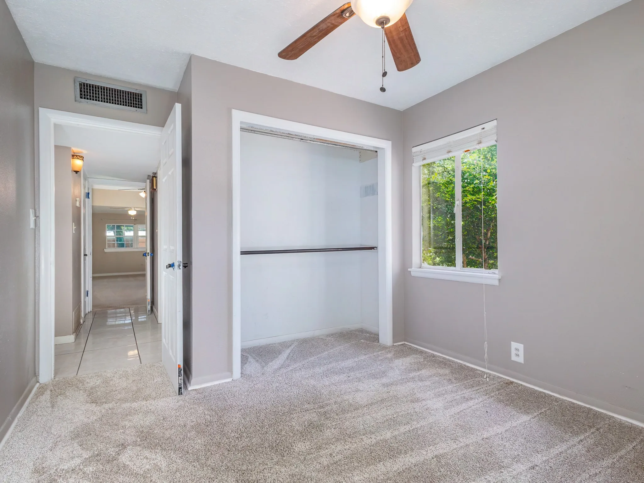 Single Family Residence For Sale in Brown County , 4002 Austin Avenue, Brownwood, Texas 76801, 3 Bedrooms, 2 Bathrooms, 4 Garage spaces, 2,117 Sqft, built in 1973, Price $245,000, mls#21274663, Real Estate Agent in Brownwood, Homes For Sale in Brown county, Homes For Sale in Brownwood, Realtor in Brownwood Texas, Real Estate Brokerage Independent Realty Texas, Luminita Cordes Realtor