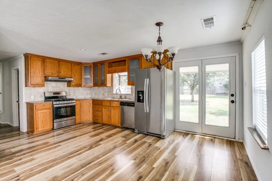 Single Family Residence For Rent in Denton County , 508 N Pine Street, Roanoke, Texas 76262, 3 Bedrooms, 1 Bathroom, Garage spaces, 920 Sqft, built in 1966, Price $2,100, mls#21274697, Real Estate Agent in Roanoke, Homes For Rent in Denton county, Homes For Rent in Roanoke, Realtor in Roanoke Texas, Real Estate Brokerage Independent Realty Texas, Luminita Cordes Realtor