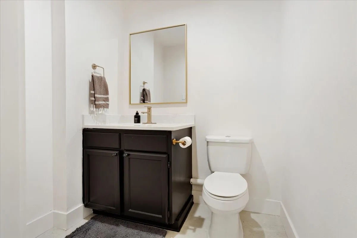 Single Family Residence For Sale in Grayson County , 1000 Yorkshire Drive, Sherman, Texas 75092, 4 Bedroom, 5 Bathroom, 5 Garage spaces, 4,299 Sqft, built in 1950, mls#21273564, Real Estate Agent in Sherman, Homes For Sale in Grayson county, Homes For Sale in Sherman, Realtor in Sherman Texas, Real Estate Brokerage Independent Realty Texas, Luminita Cordes Realtor
