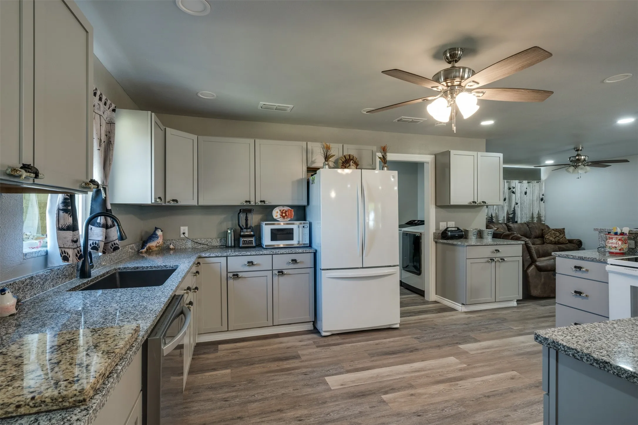 Single Family Residence For Sale in Knox County , 13017 S Hwy 6 Highway S, Knox City, Texas 79529, 4 Bedroom, 3 Bathroom, Garage spaces, 2,397 Sqft, built in 1960, mls#21270587, Real Estate Agent in Knox City, Homes For Sale in Knox county, Homes For Sale in Knox City, Realtor in Knox City Texas, Real Estate Brokerage Independent Realty Texas, Luminita Cordes Realtor