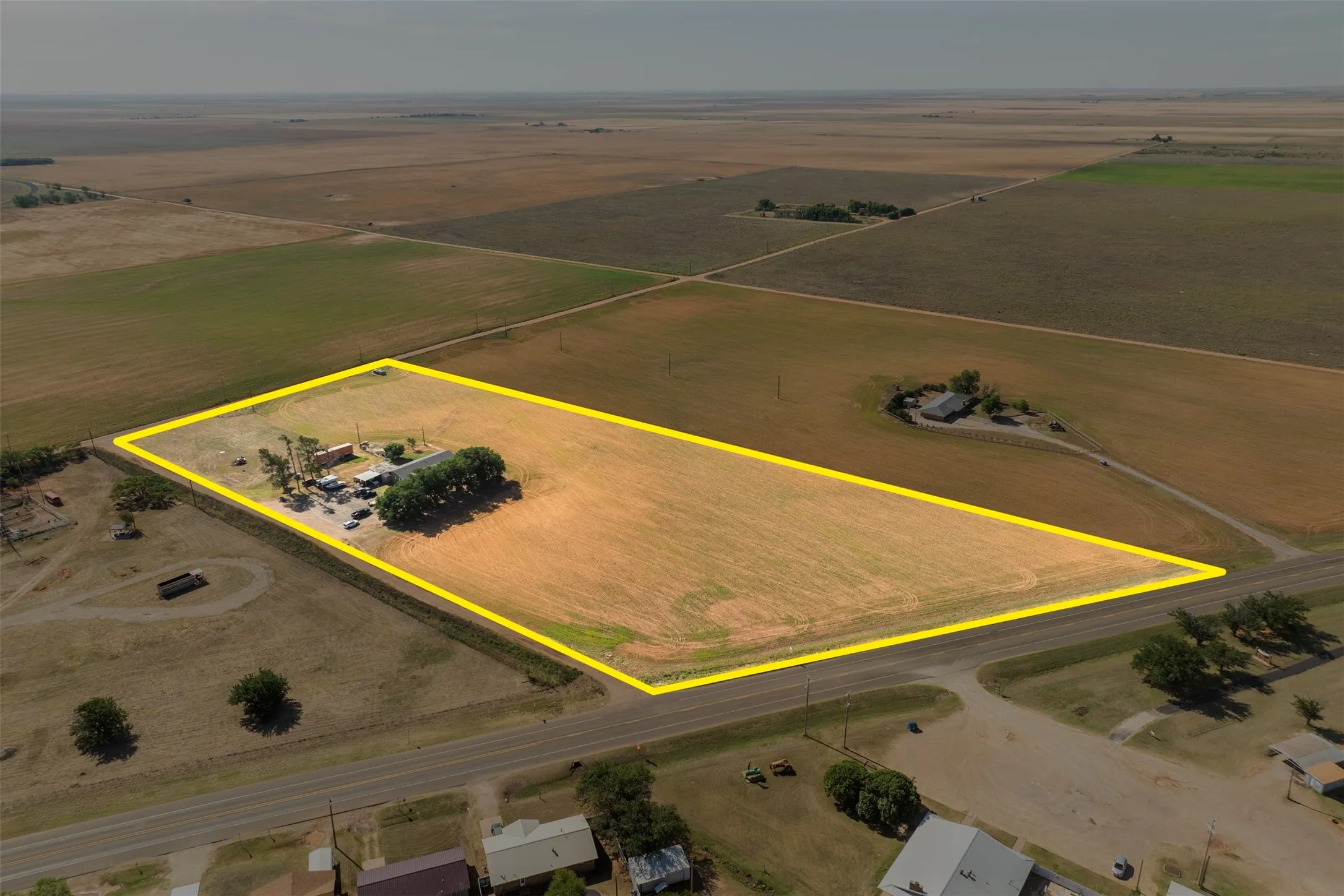 Single Family Residence For Sale in Knox County , 13017 S Hwy 6 Highway S, Knox City, Texas 79529, 4 Bedroom, 3 Bathroom, Garage spaces, 2,397 Sqft, built in 1960, mls#21270587, Real Estate Agent in Knox City, Homes For Sale in Knox county, Homes For Sale in Knox City, Realtor in Knox City Texas, Real Estate Brokerage Independent Realty Texas, Luminita Cordes Realtor