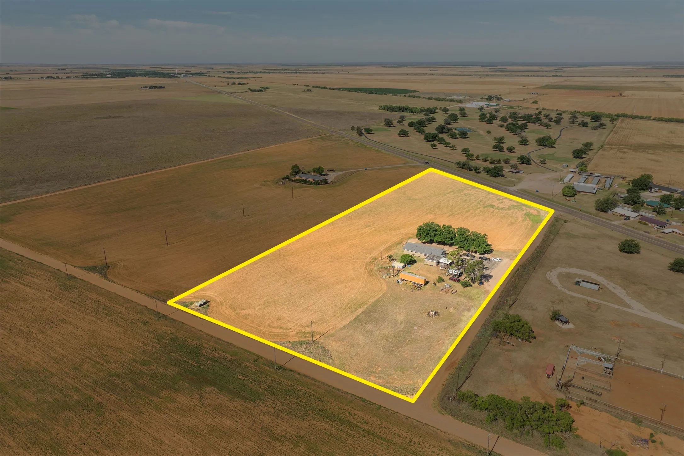 Single Family Residence For Sale in Knox County , 13017 S Hwy 6 Highway S, Knox City, Texas 79529, 4 Bedroom, 3 Bathroom, Garage spaces, 2,397 Sqft, built in 1960, mls#21270587, Real Estate Agent in Knox City, Homes For Sale in Knox county, Homes For Sale in Knox City, Realtor in Knox City Texas, Real Estate Brokerage Independent Realty Texas, Luminita Cordes Realtor