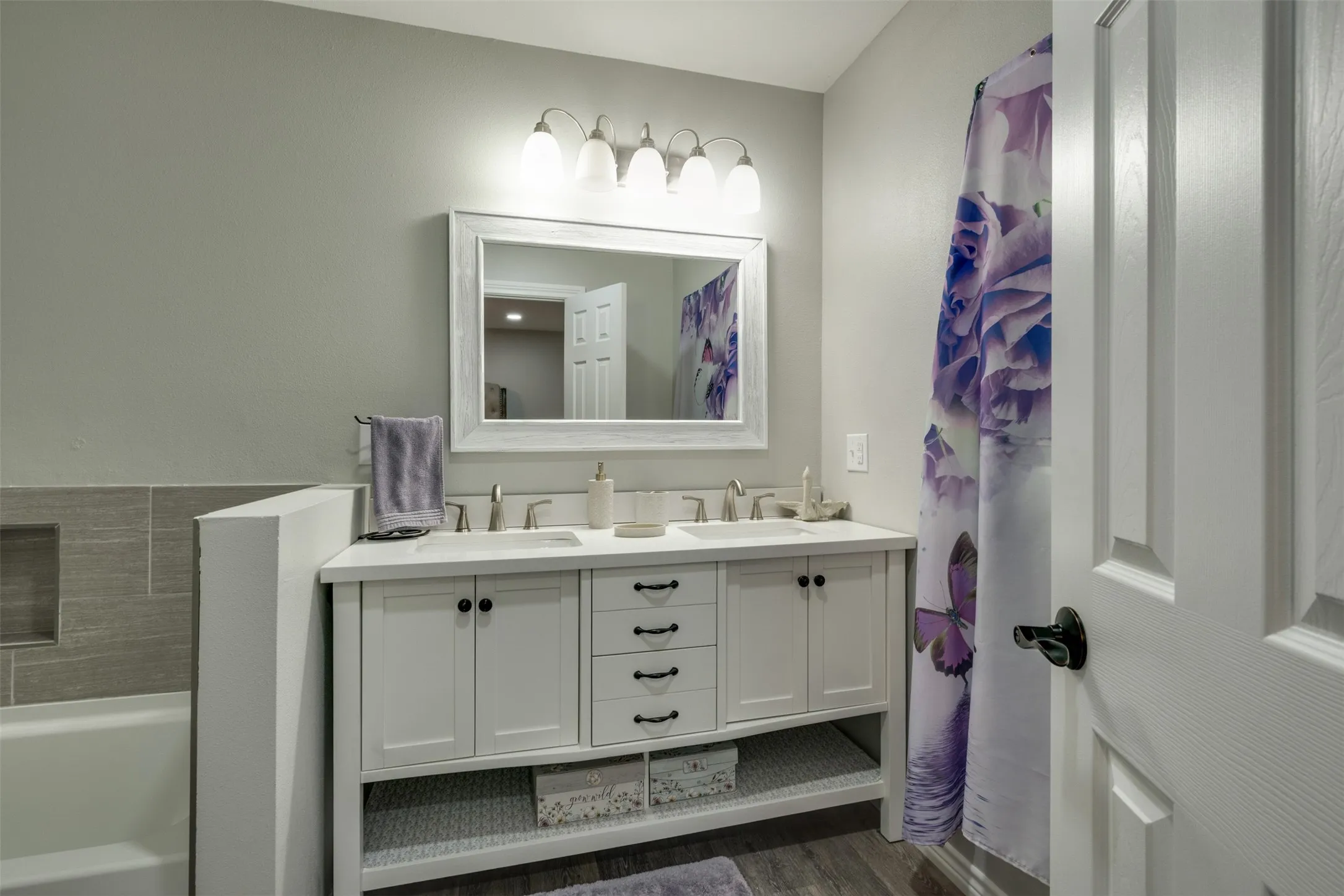 Double sinks in the primary bathroom.
