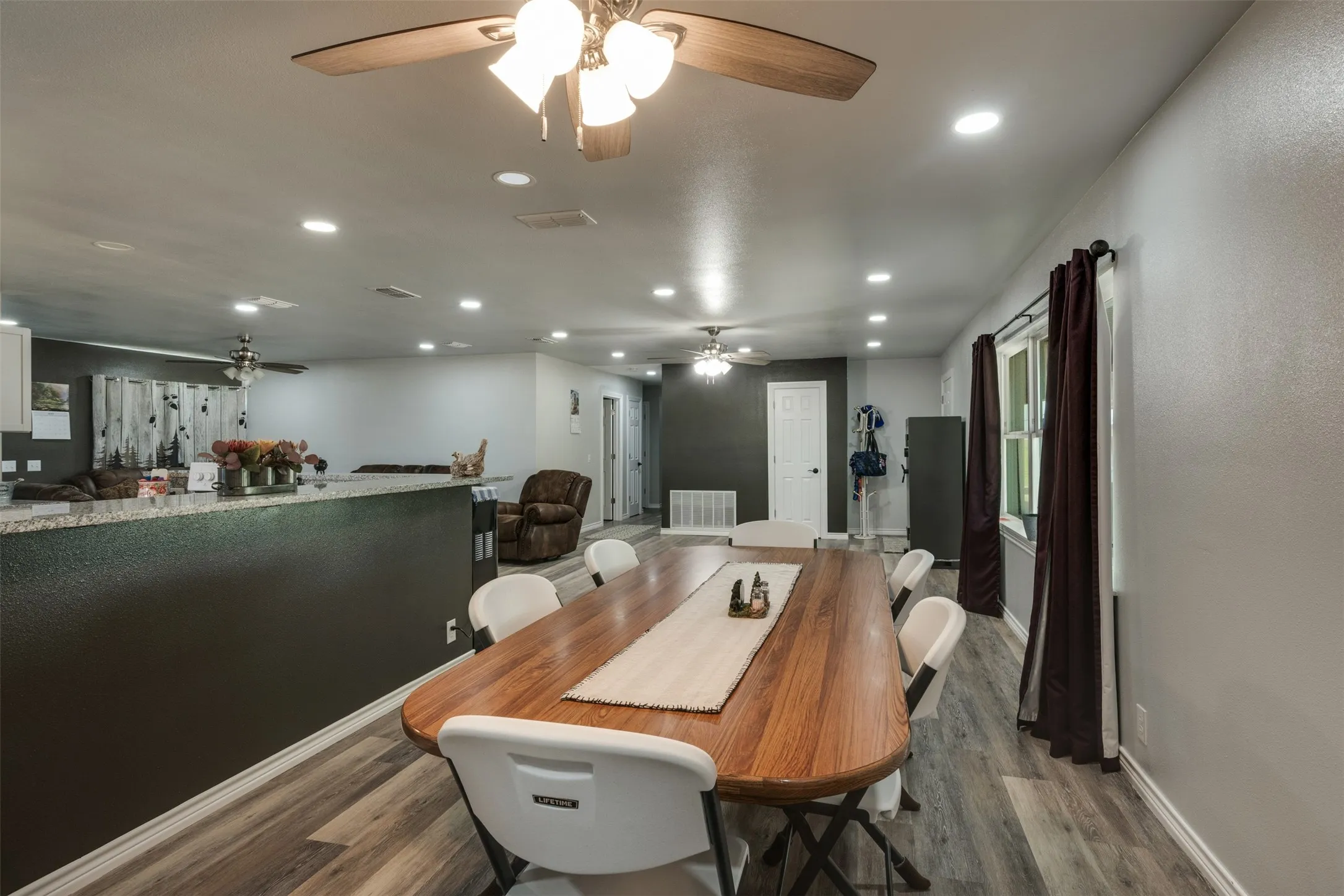 Single Family Residence For Sale in Knox County , 13017 S Hwy 6 Highway S, Knox City, Texas 79529, 4 Bedroom, 3 Bathroom, Garage spaces, 2,397 Sqft, built in 1960, mls#21270587, Real Estate Agent in Knox City, Homes For Sale in Knox county, Homes For Sale in Knox City, Realtor in Knox City Texas, Real Estate Brokerage Independent Realty Texas, Luminita Cordes Realtor