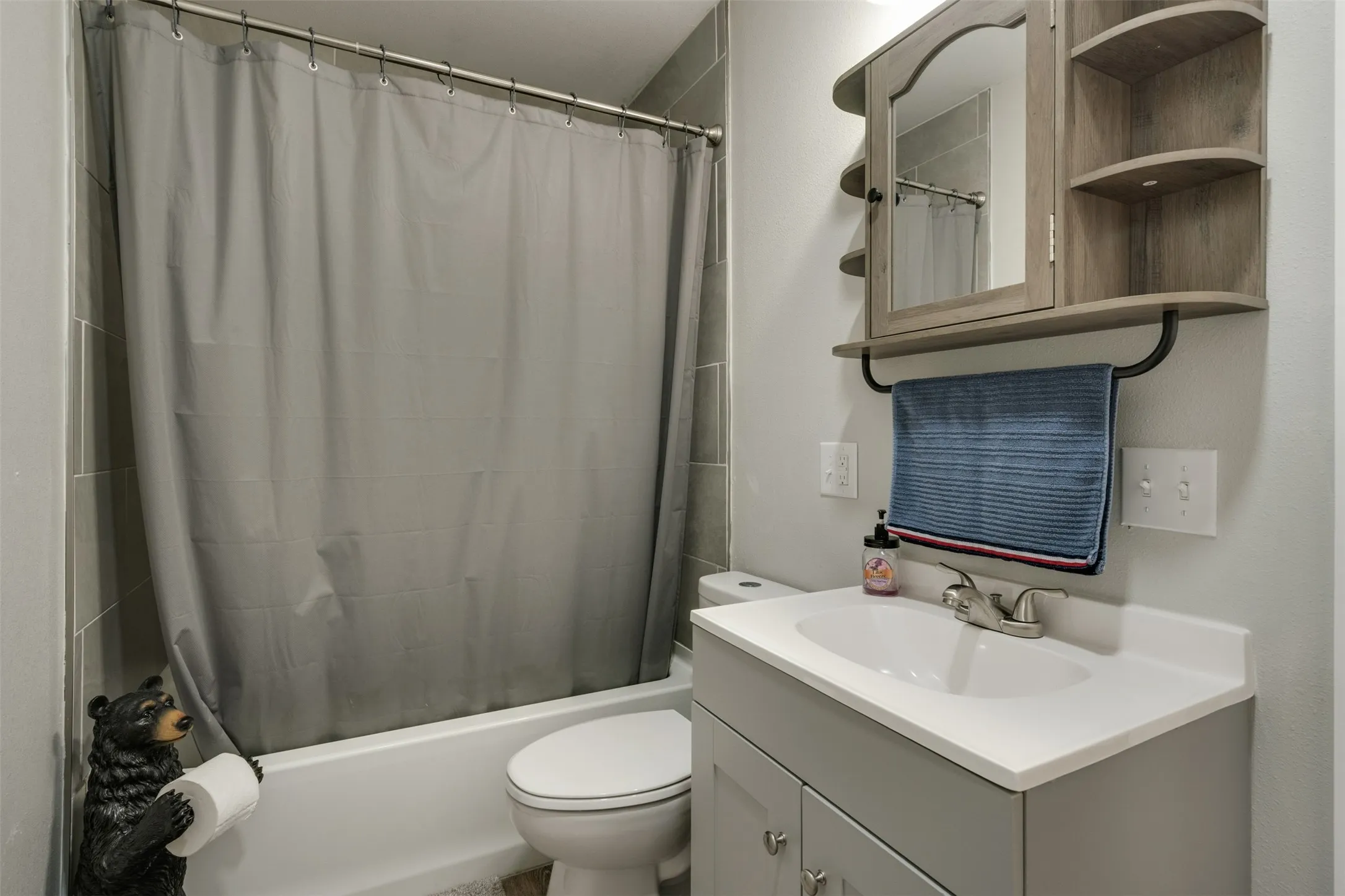 Ensuite bathroom for Bedroom 1