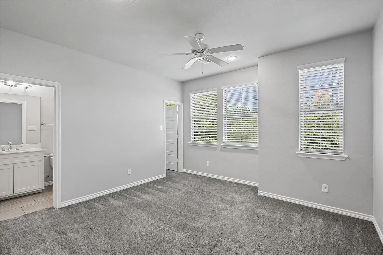Duplex For Sale in Tarrant County , 2609 Mccart Avenue, Fort Worth, Texas 76110, 6 Bedrooms, 8 Bathrooms, 4 Garage spaces, 3,927 Sqft, built in 2017, Price $1,295,000, mls#21274705, Real Estate Agent in Fort Worth, Homes For Sale in Tarrant county, Homes For Sale in Fort Worth, Realtor in Fort Worth Texas, Real Estate Brokerage Independent Realty Texas, Luminita Cordes Realtor