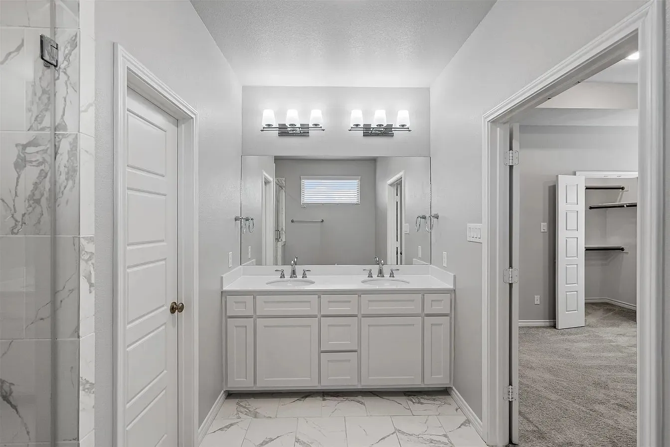 Duplex For Sale in Tarrant County , 2609 Mccart Avenue, Fort Worth, Texas 76110, 6 Bedrooms, 8 Bathrooms, 4 Garage spaces, 3,927 Sqft, built in 2017, Price $1,295,000, mls#21274705, Real Estate Agent in Fort Worth, Homes For Sale in Tarrant county, Homes For Sale in Fort Worth, Realtor in Fort Worth Texas, Real Estate Brokerage Independent Realty Texas, Luminita Cordes Realtor