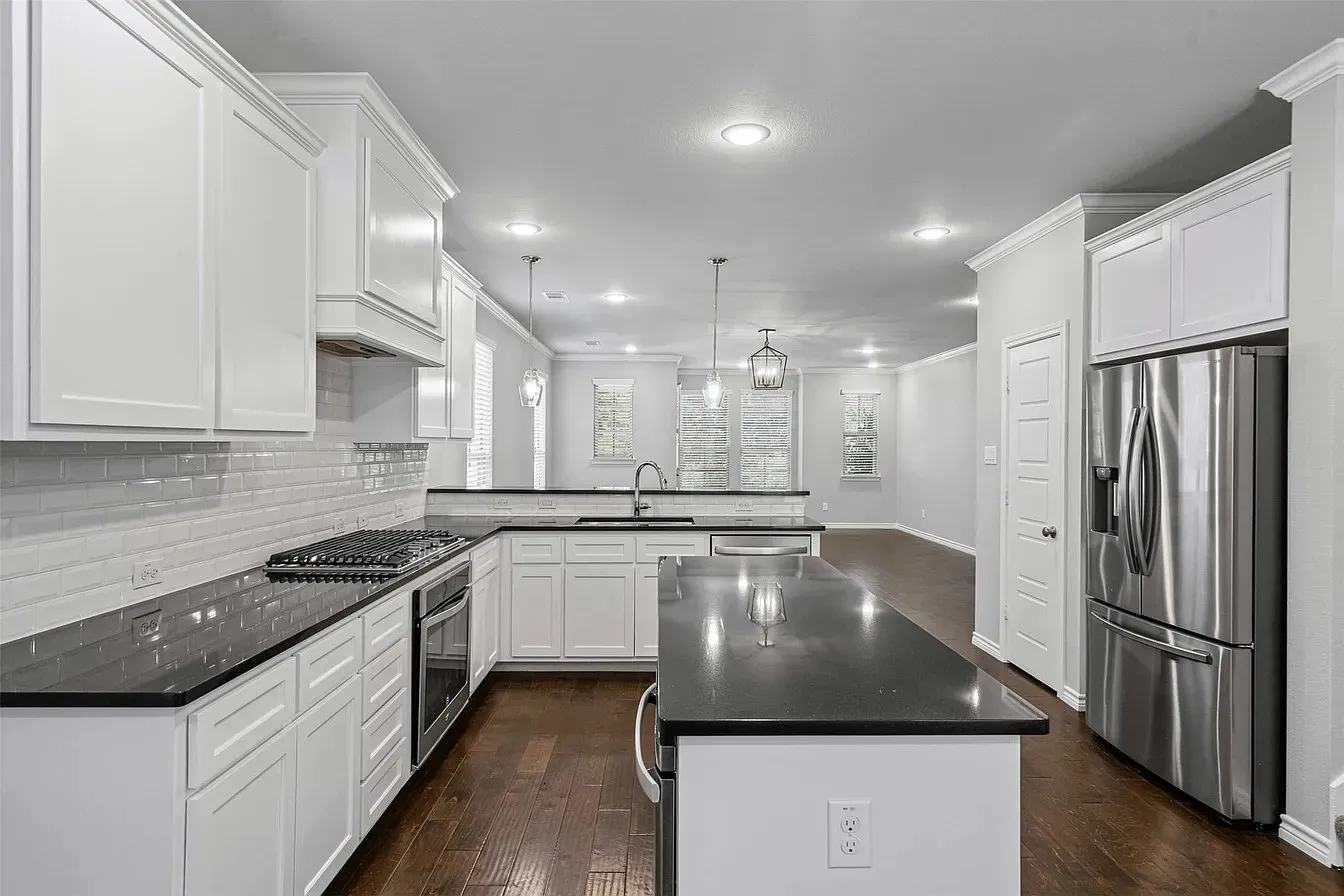 Duplex For Sale in Tarrant County , 2609 Mccart Avenue, Fort Worth, Texas 76110, 6 Bedrooms, 8 Bathrooms, 4 Garage spaces, 3,927 Sqft, built in 2017, Price $1,295,000, mls#21274705, Real Estate Agent in Fort Worth, Homes For Sale in Tarrant county, Homes For Sale in Fort Worth, Realtor in Fort Worth Texas, Real Estate Brokerage Independent Realty Texas, Luminita Cordes Realtor