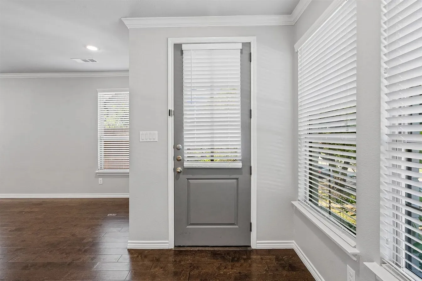 Duplex For Sale in Tarrant County , 2609 Mccart Avenue, Fort Worth, Texas 76110, 6 Bedrooms, 8 Bathrooms, 4 Garage spaces, 3,927 Sqft, built in 2017, Price $1,295,000, mls#21274705, Real Estate Agent in Fort Worth, Homes For Sale in Tarrant county, Homes For Sale in Fort Worth, Realtor in Fort Worth Texas, Real Estate Brokerage Independent Realty Texas, Luminita Cordes Realtor