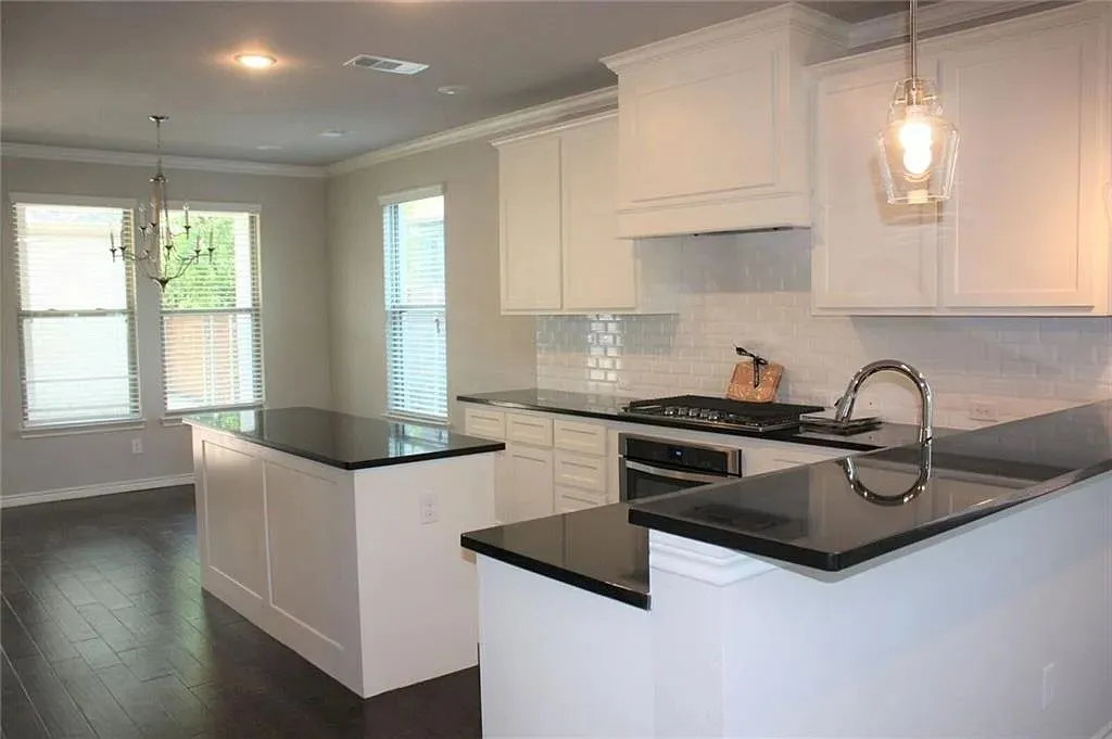 Duplex For Sale in Tarrant County , 2609 Mccart Avenue, Fort Worth, Texas 76110, 6 Bedrooms, 8 Bathrooms, 4 Garage spaces, 3,927 Sqft, built in 2017, Price $1,295,000, mls#21274705, Real Estate Agent in Fort Worth, Homes For Sale in Tarrant county, Homes For Sale in Fort Worth, Realtor in Fort Worth Texas, Real Estate Brokerage Independent Realty Texas, Luminita Cordes Realtor