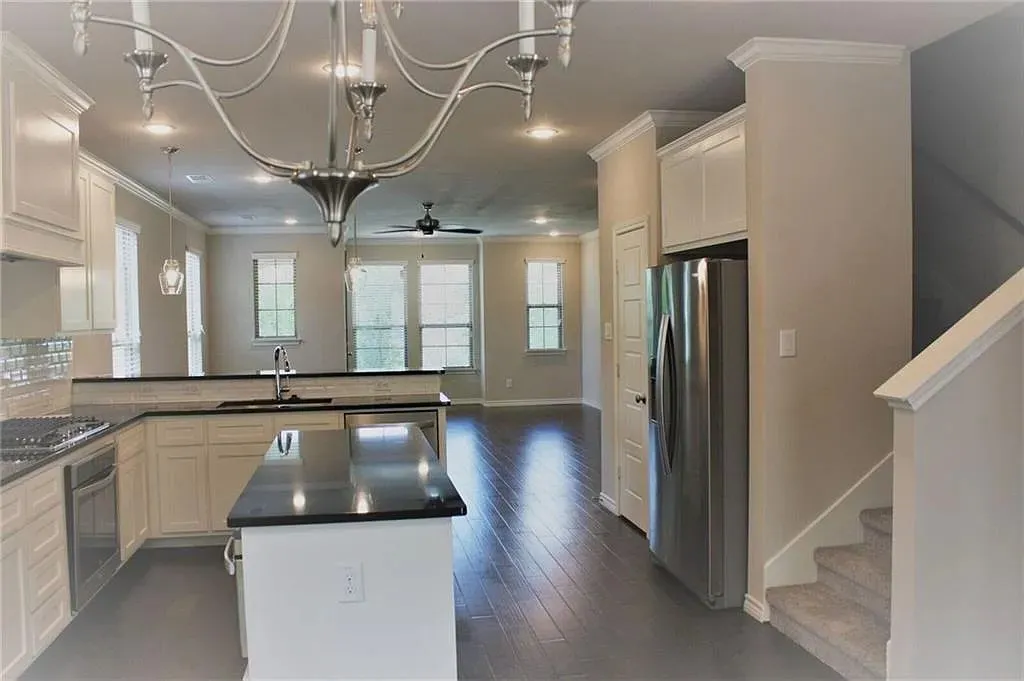 Duplex For Sale in Tarrant County , 2609 Mccart Avenue, Fort Worth, Texas 76110, 6 Bedrooms, 8 Bathrooms, 4 Garage spaces, 3,927 Sqft, built in 2017, Price $1,295,000, mls#21274705, Real Estate Agent in Fort Worth, Homes For Sale in Tarrant county, Homes For Sale in Fort Worth, Realtor in Fort Worth Texas, Real Estate Brokerage Independent Realty Texas, Luminita Cordes Realtor