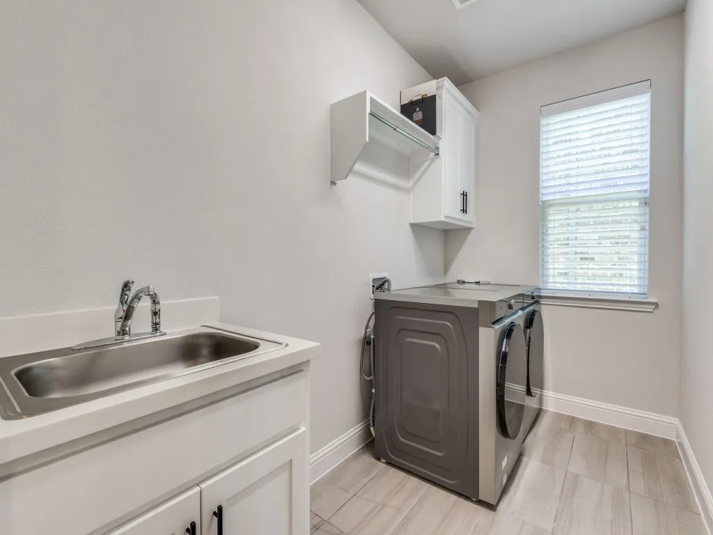 Single Family Residence For Sale in Denton County , 3540 Damsel Brooke Street, Lewisville, Texas 75056, 4 Bedroom, 4 Bathroom, 2 Garage spaces, 3,058 Sqft, built in 2022, mls#21274730, Real Estate Agent in Lewisville, Homes For Sale in Denton county, Homes For Sale in Lewisville, Realtor in Lewisville Texas, Real Estate Brokerage Independent Realty Texas, Luminita Cordes Realtor
